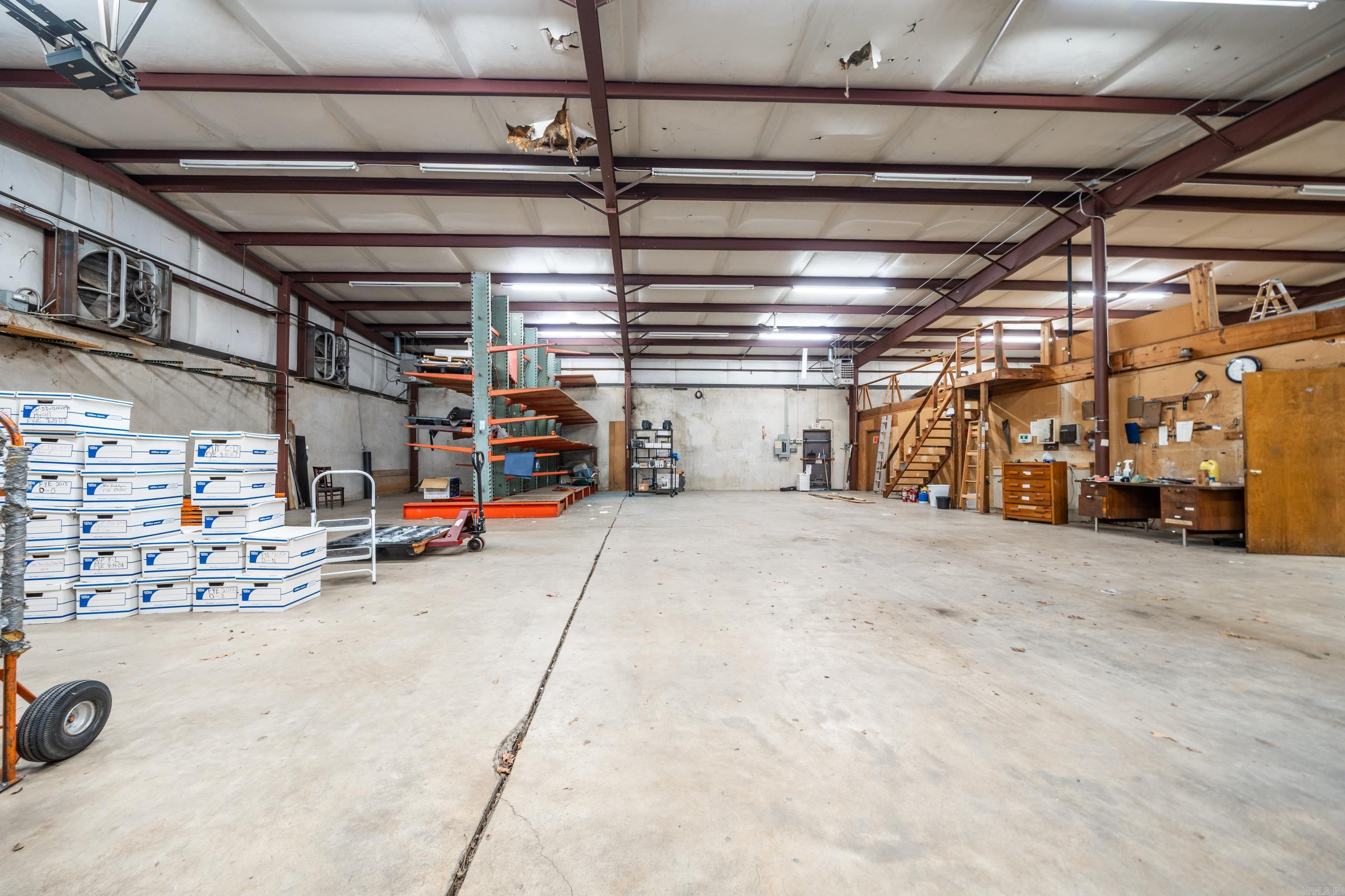 1N-13-35 - Commercial Sale