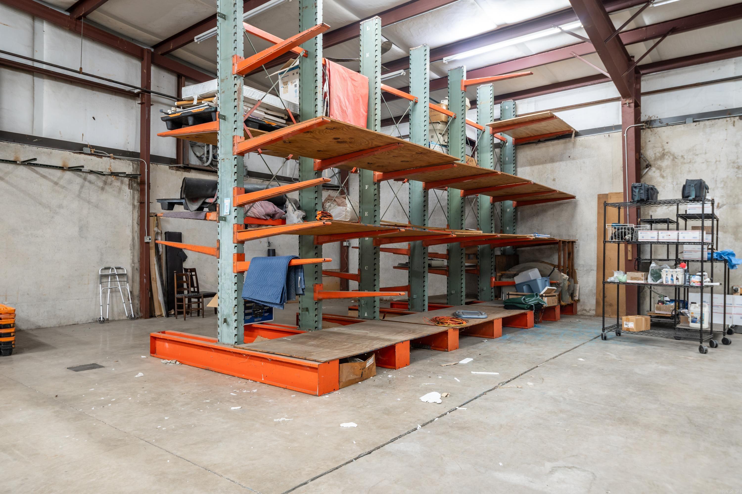 1N-13-35 - Commercial Sale