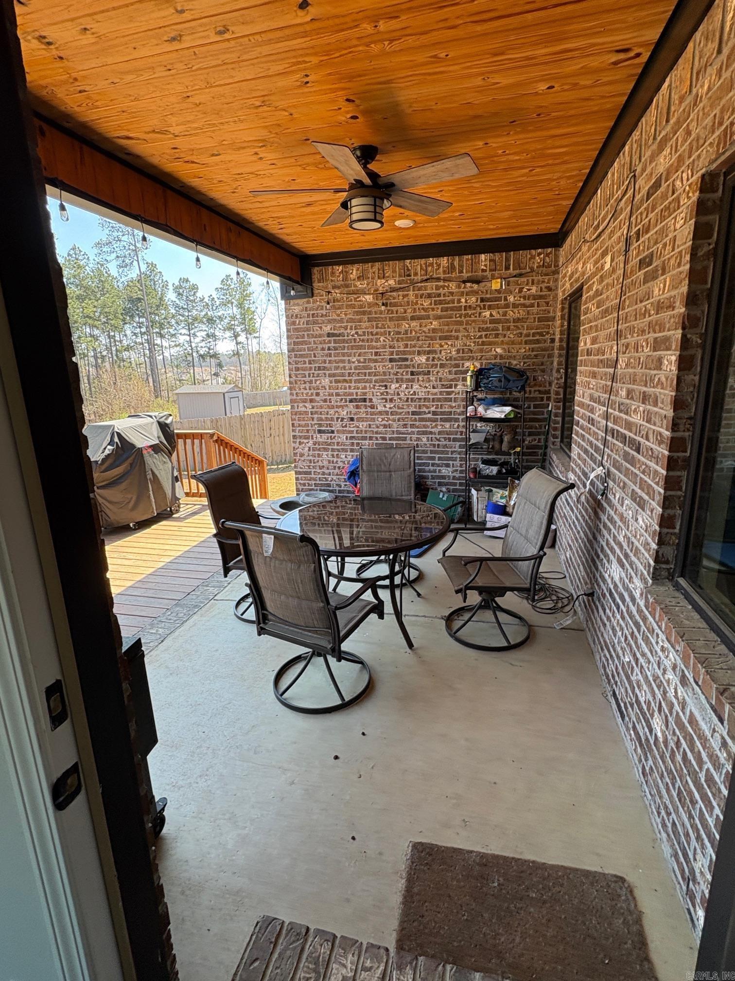 NORTHSHORE RIDGE - Residential Lease