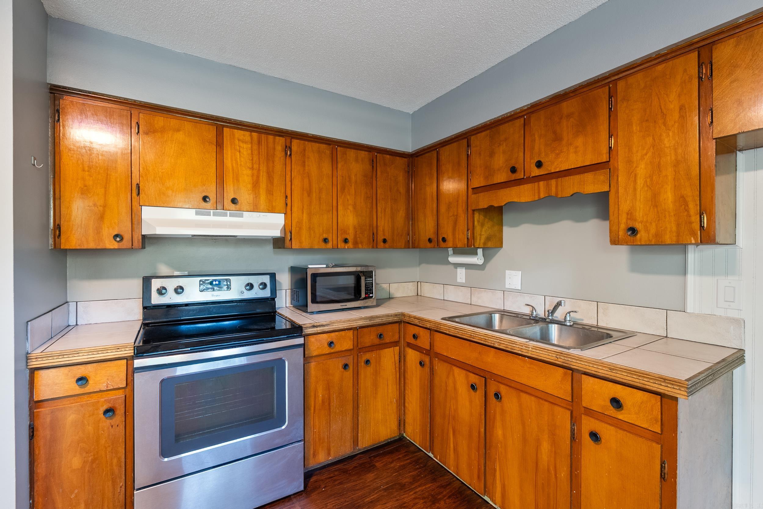 CONWAY MANOR - Residential