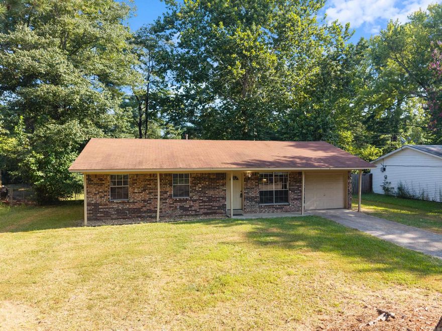 3 bed 1/bath home in a great Conway location, just minutes away from parks, Tucker Creek Trail, schools, and more! Laminate floors throughout with a nice kitchen. The kitchen features a pantry and a sliding glass door with views to the fenced-in back yard. One full bath with shower/tub combo. The HVAC condenser is only 4 years old. This great home is offered at an affordable price and is situated along a tree-lined street. Beautiful pine trees frame the home in the front yard. Great opportunity to own in a great Conway location at a reasonable price!