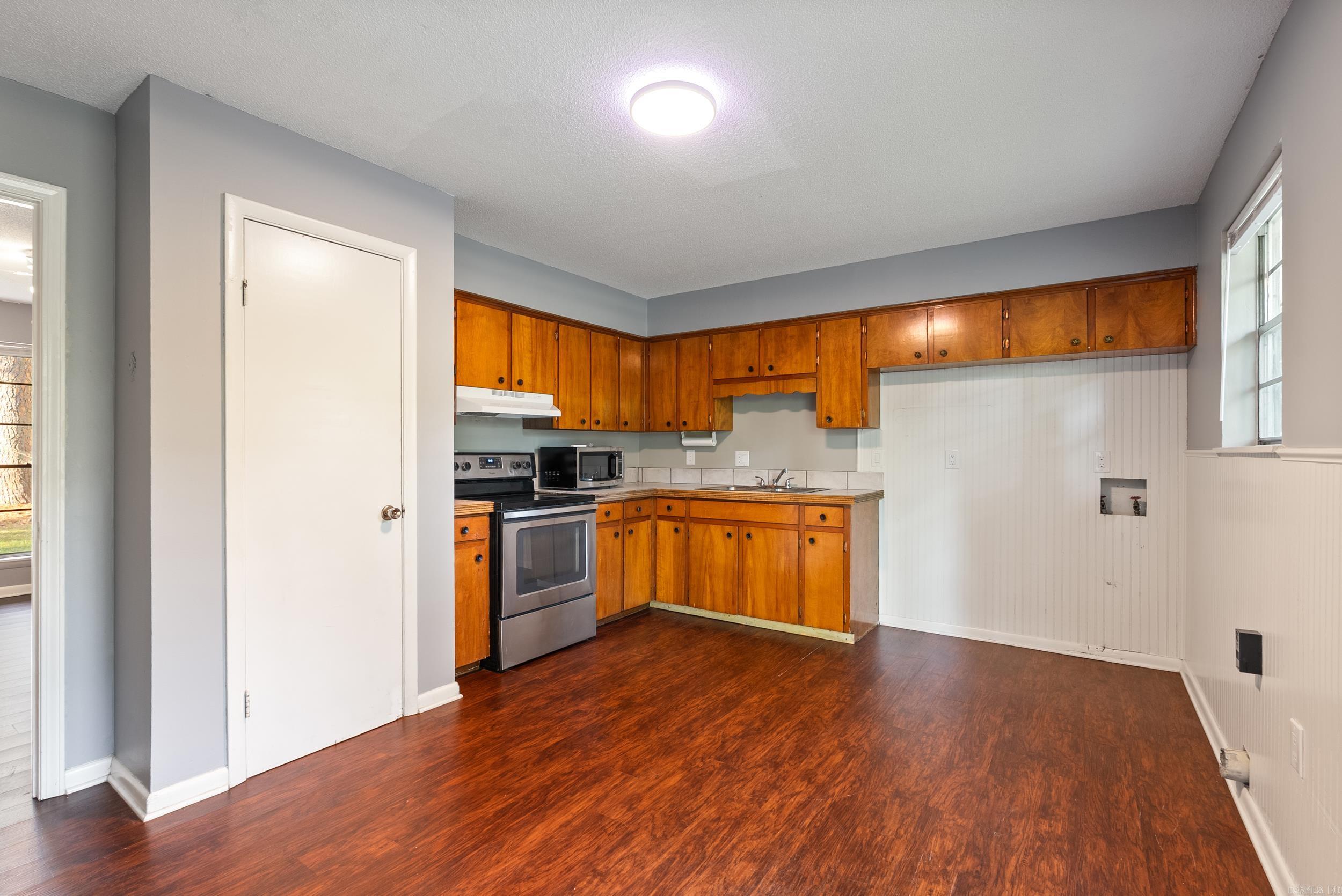 CONWAY MANOR - Residential