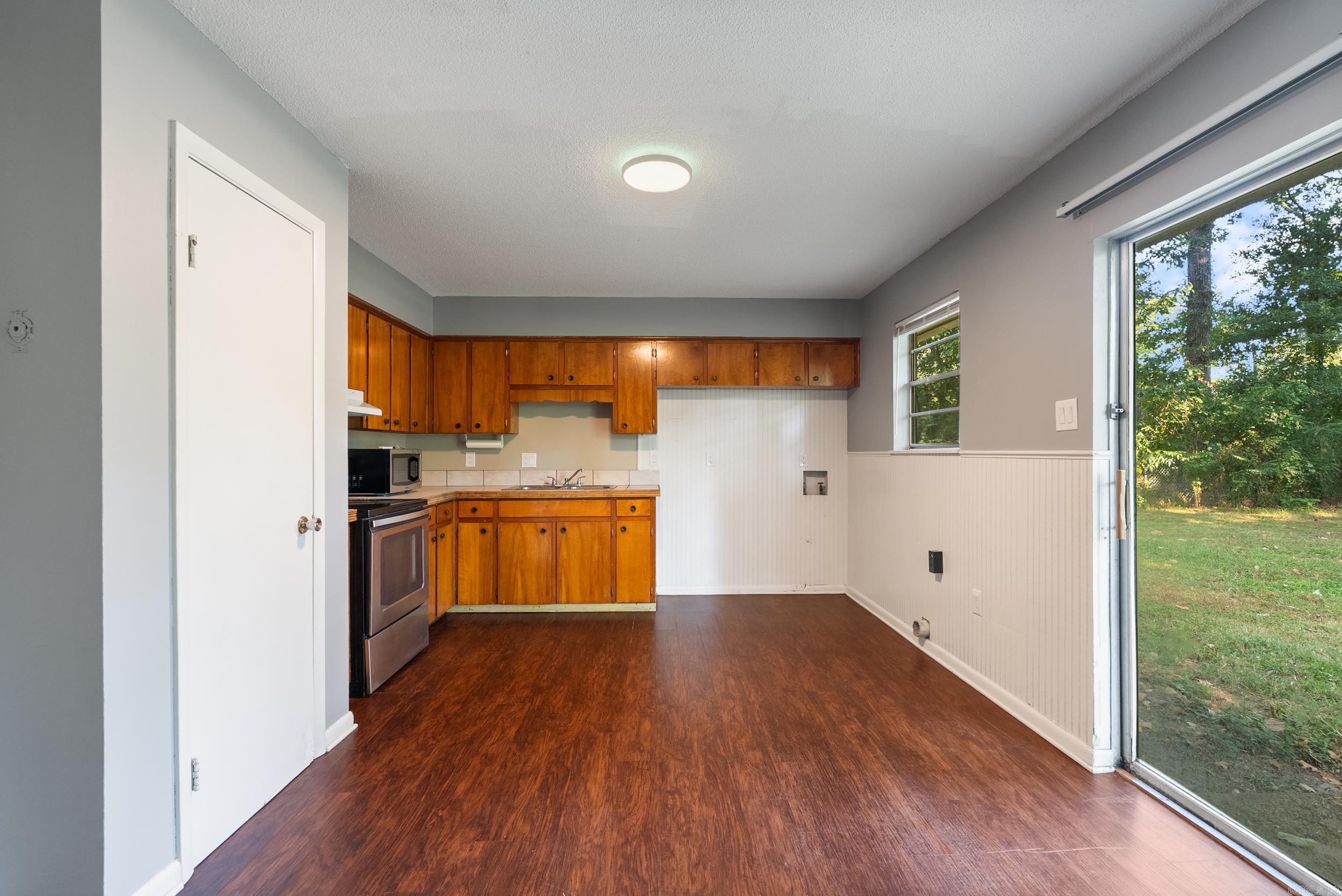 CONWAY MANOR - Residential