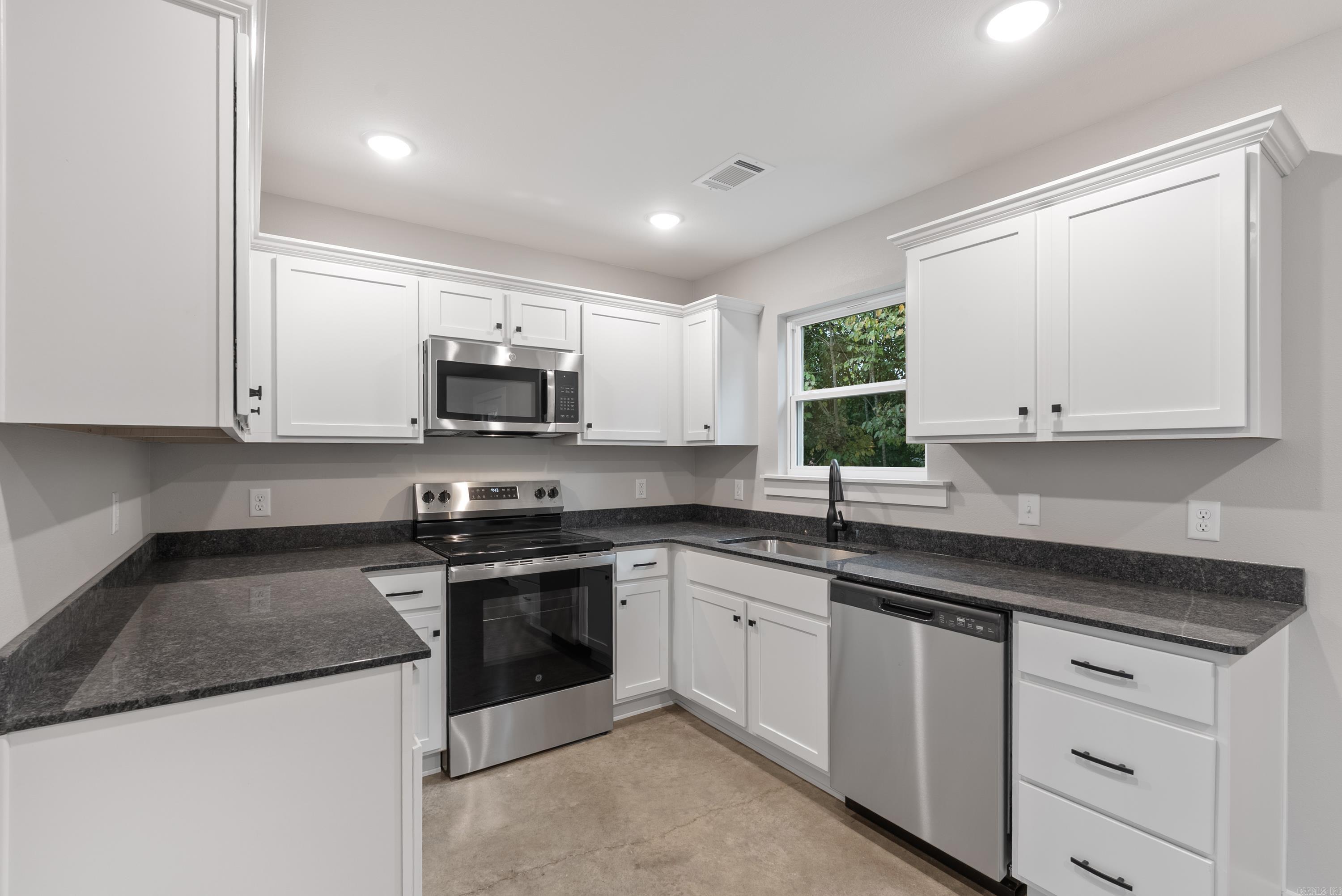 PARKWAY ESTATE - Residential