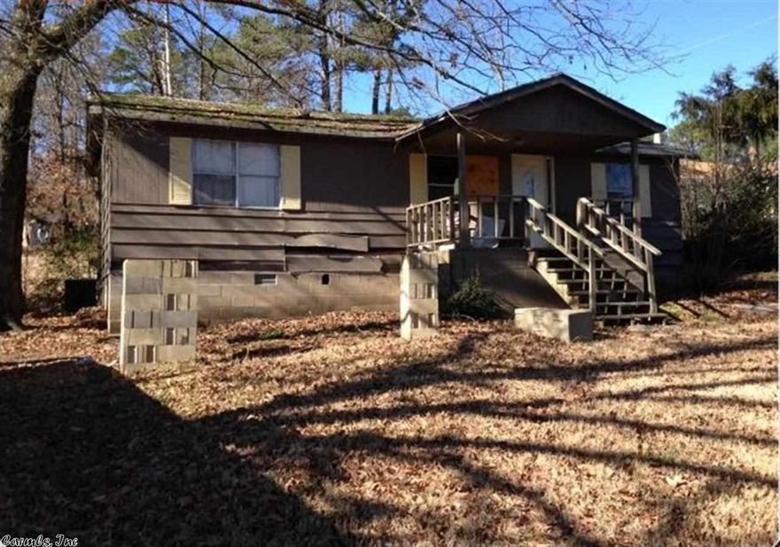 3 BR, 1 BA Home in Roland! Close to Pinnacle Mountain State Park and Little Rock! Half acre lot! For seller financing incentives, agents and their buyers are requested to contact our designated Chase Mortgage Banker. Call the listing agent for details.