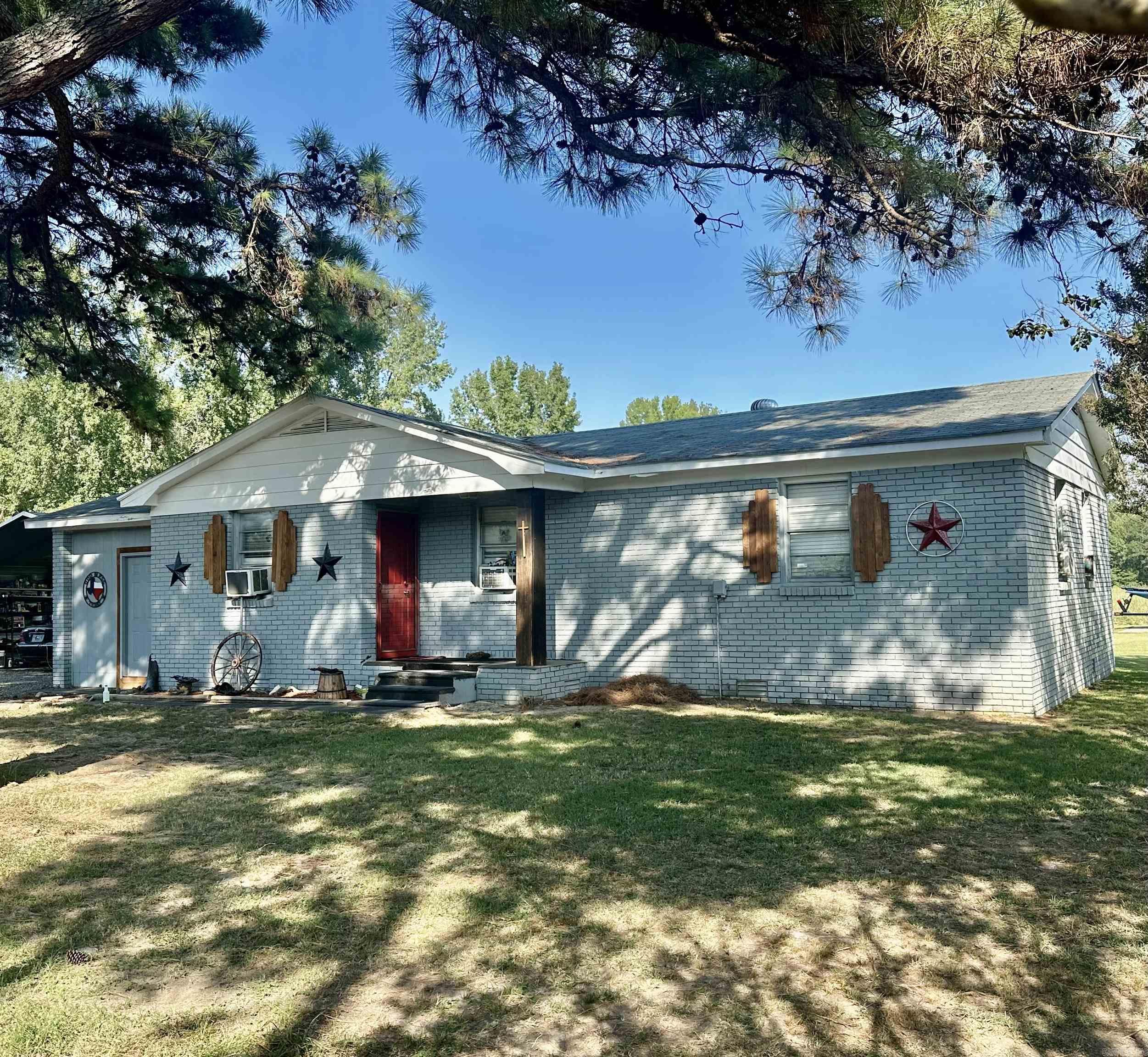 INVESTORS and INDIVIDUALS looking for that property that allows the sky to be the limit! THIS Property has unlimited possibilities! Property comes with one acre, Plenty ofHighway 31 N frontage. Property offers Two Buildings. One building is approximately1683 sq ft and is currently being utilized as a Retail Business office as well as a one bedroom apartment. The Second building is approximatelv 1400sq ft and is being utilized as a 3 bedroom Home. Buildings are completely independent of the other. Additionally there are two concrete slabs one is 24x30 and the other is 15x15. Come see this oppurtunity while you still can!