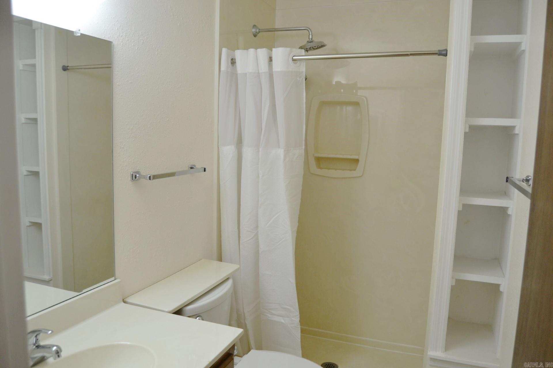 GUADALAJARA COURTS - Residential
