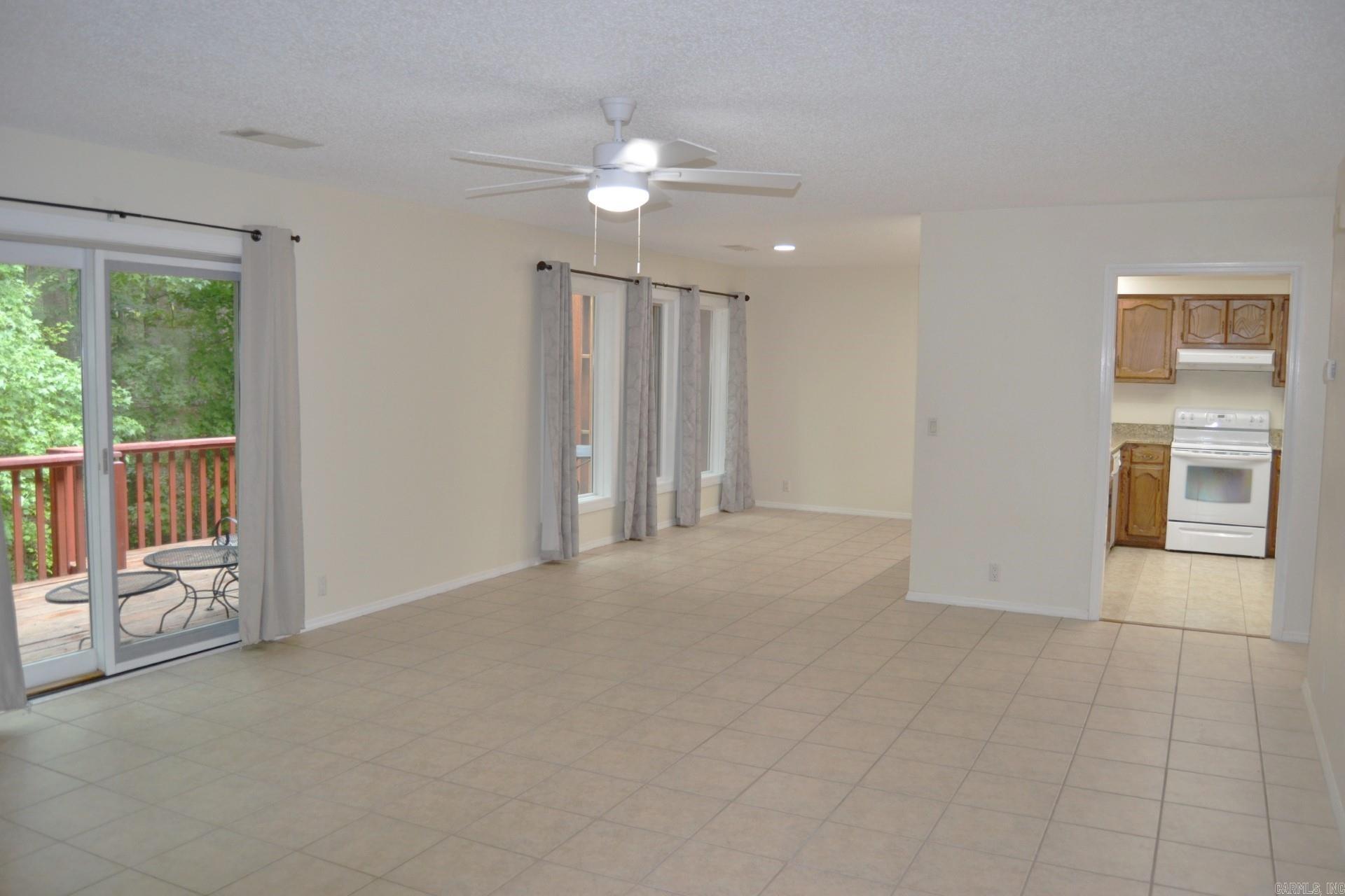GUADALAJARA COURTS - Residential