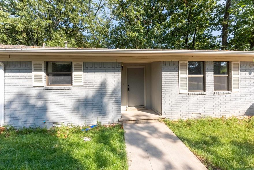 Check out this cozy place! It's a 2 bed/1 bath in Russellville, Arkansas! Minutes away from local school districts. Fully renovated with new flooring and fresh paint! Pets are welcome with non-refundable $200 pet fee and $25.00 pet rent. Yard and deck in the back!