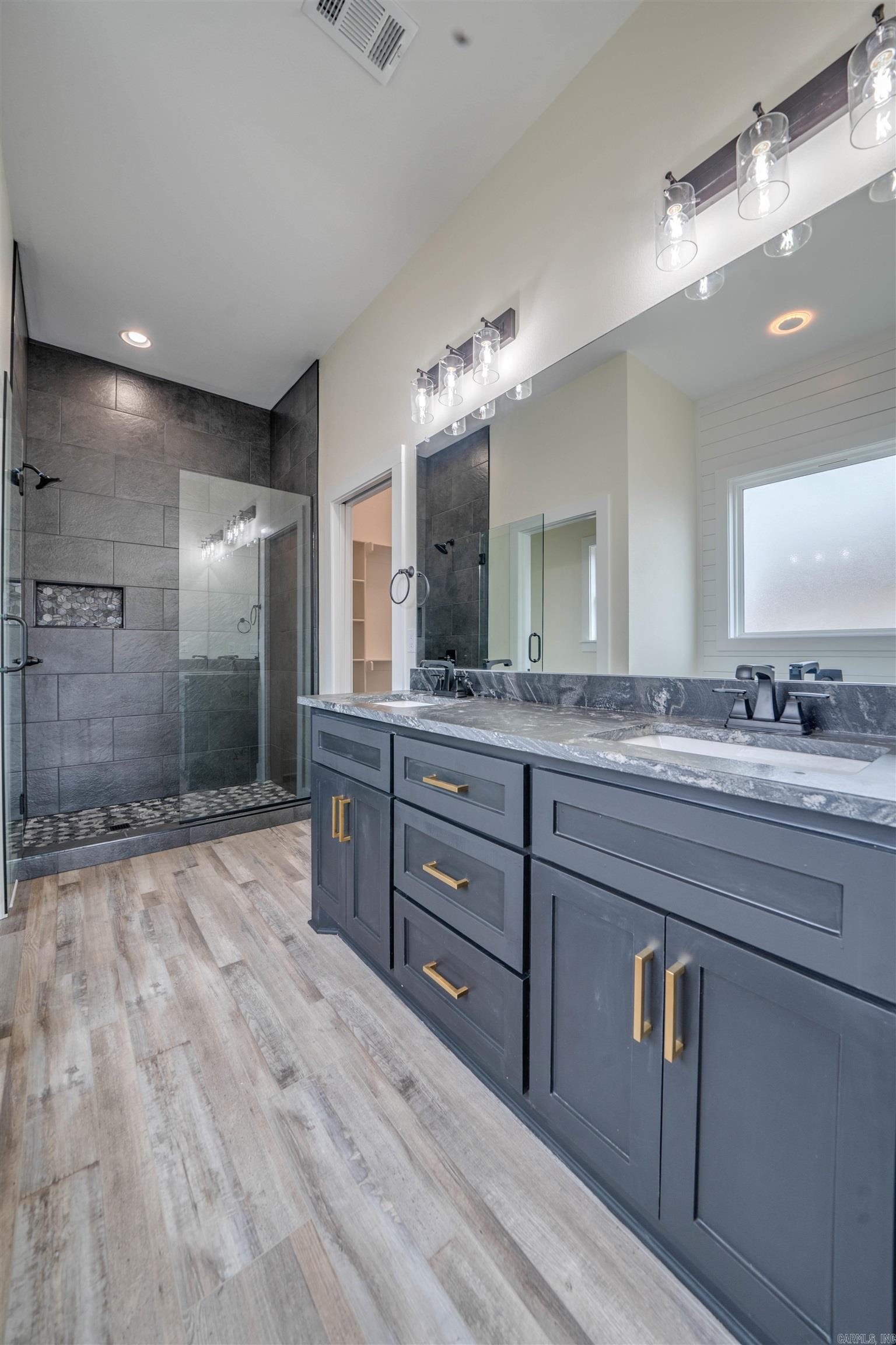 HIDDEN VALLEY ESTATES - Residential