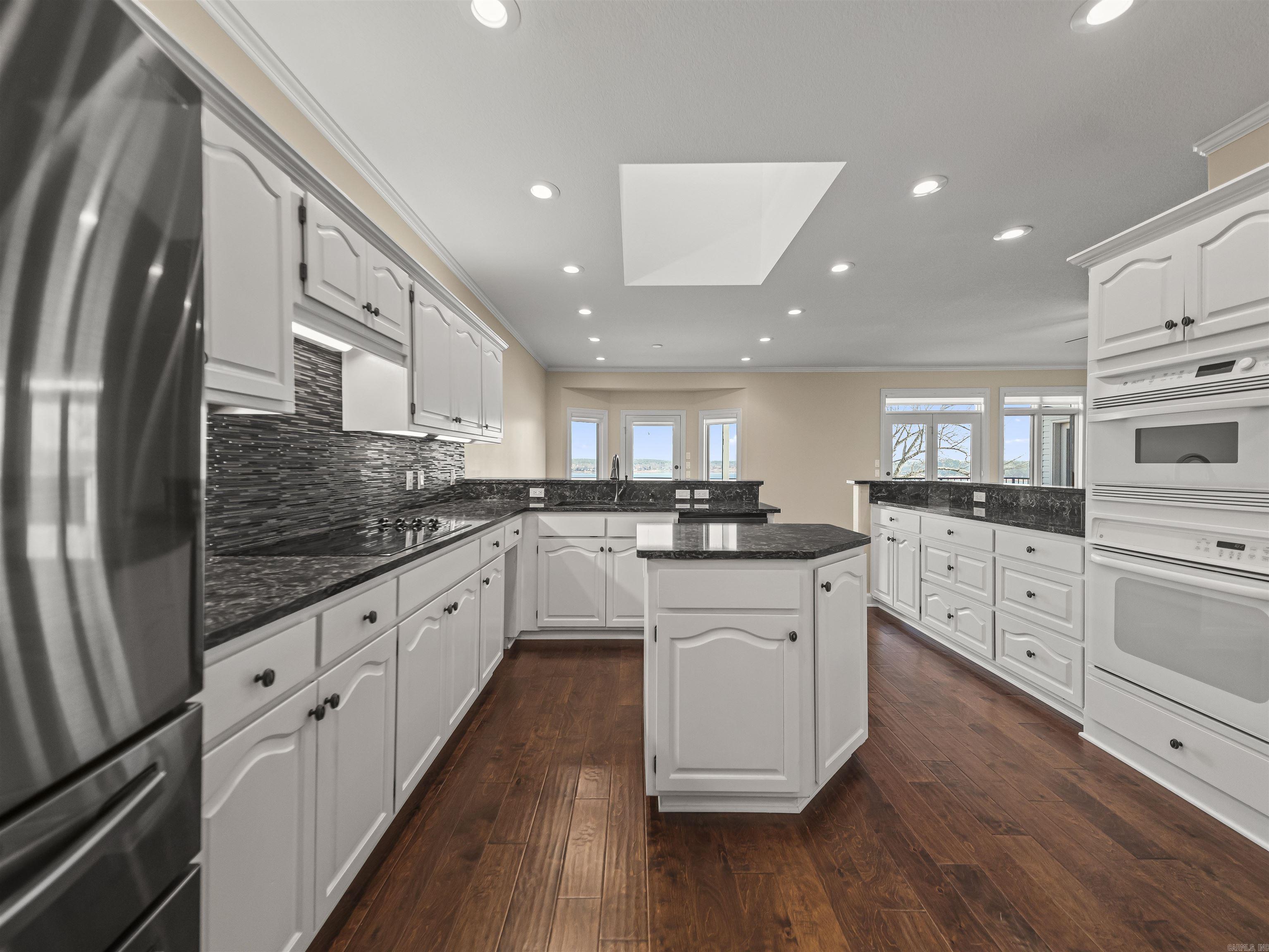 DIVINO COURTS - Residential