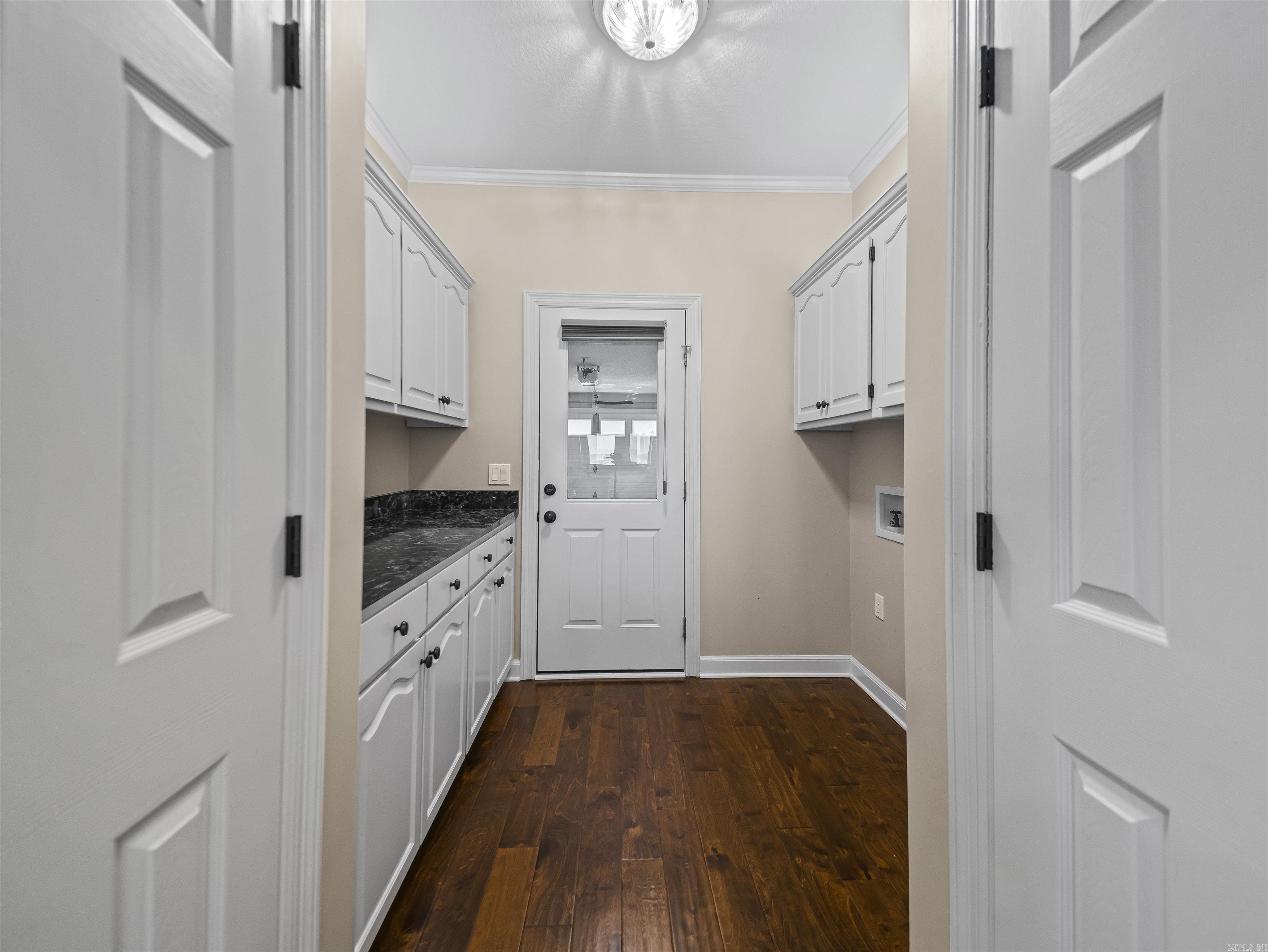 DIVINO COURTS - Residential