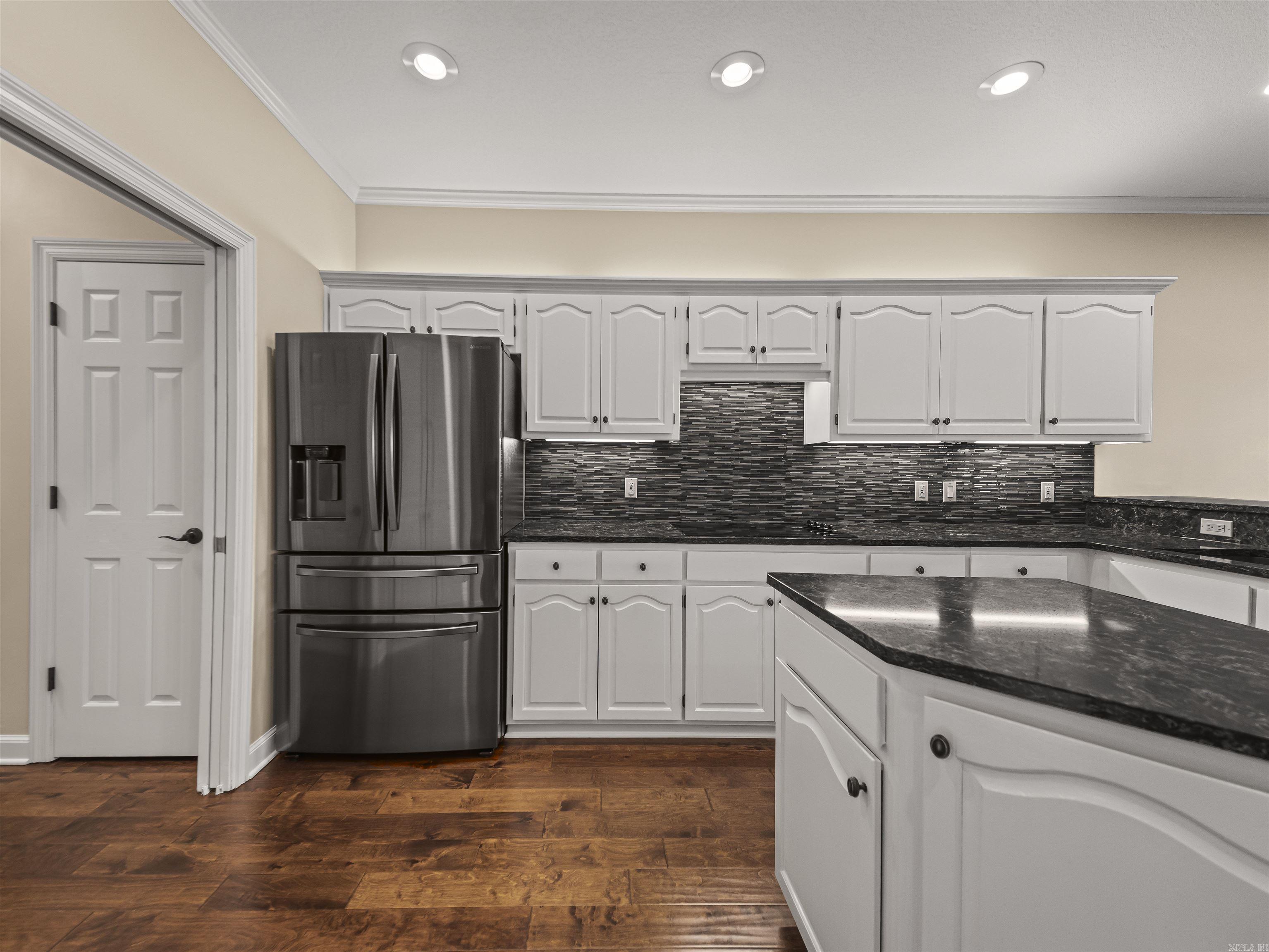 DIVINO COURTS - Residential