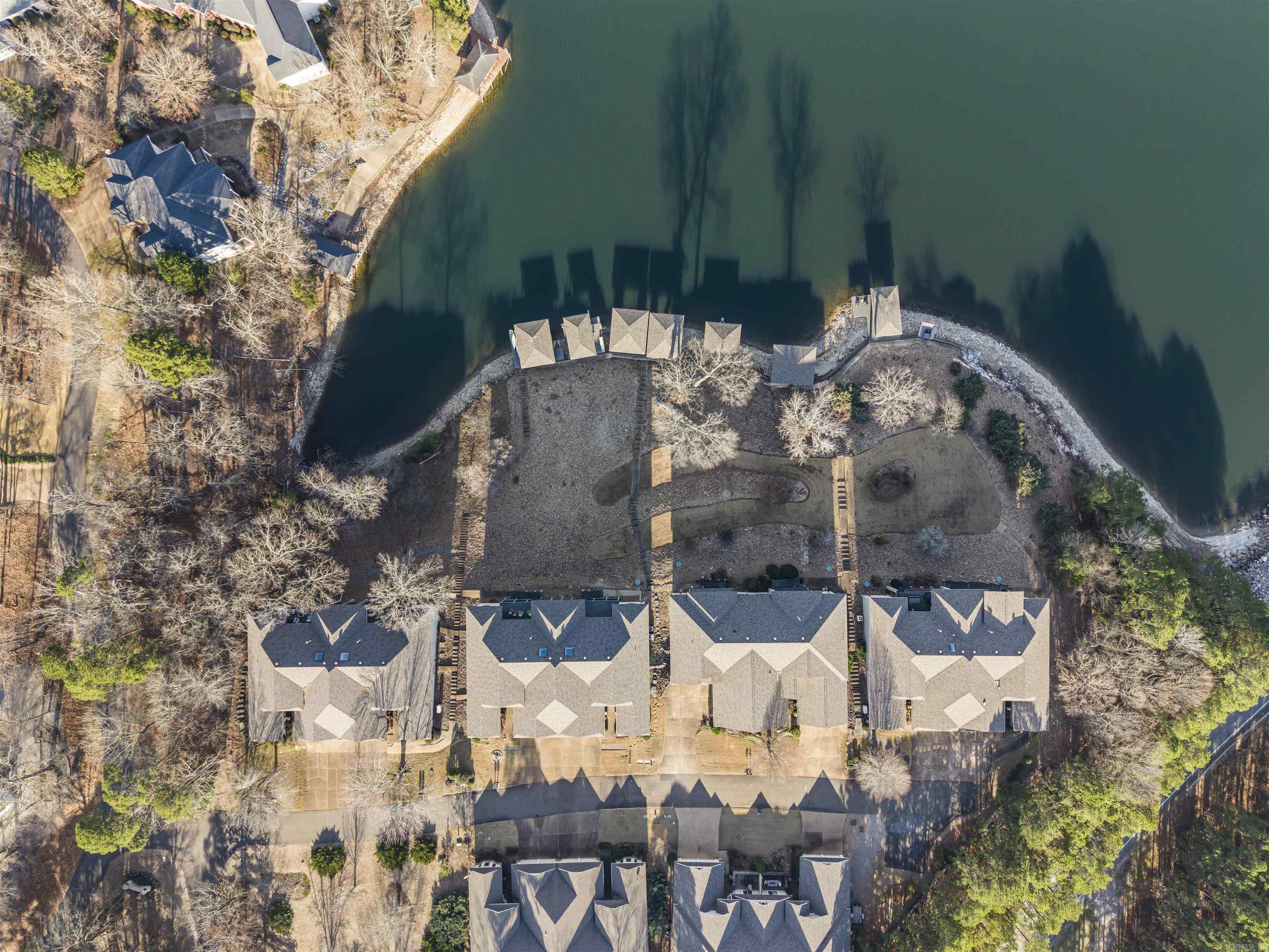 DIVINO COURTS - Residential