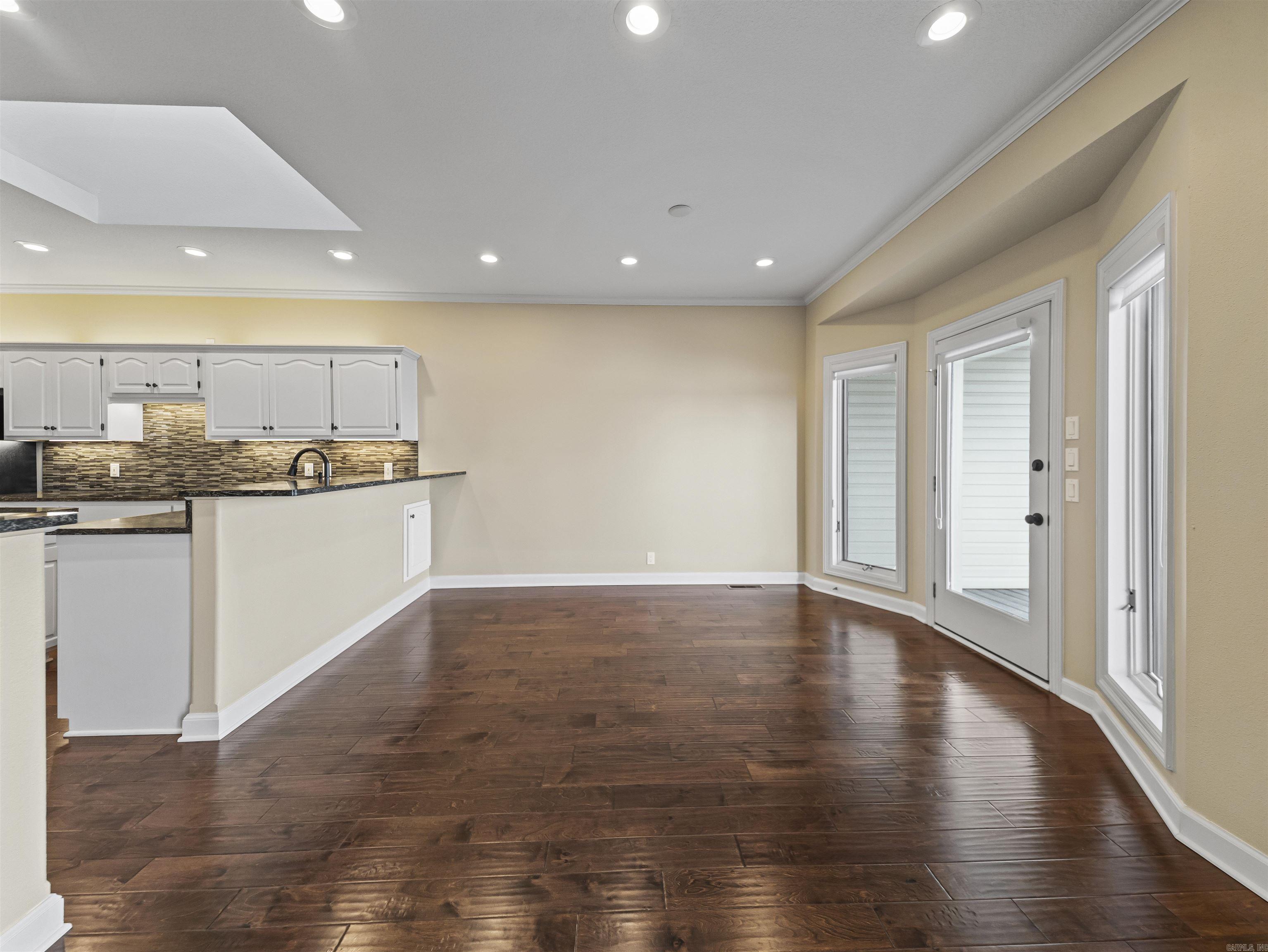 DIVINO COURTS - Residential