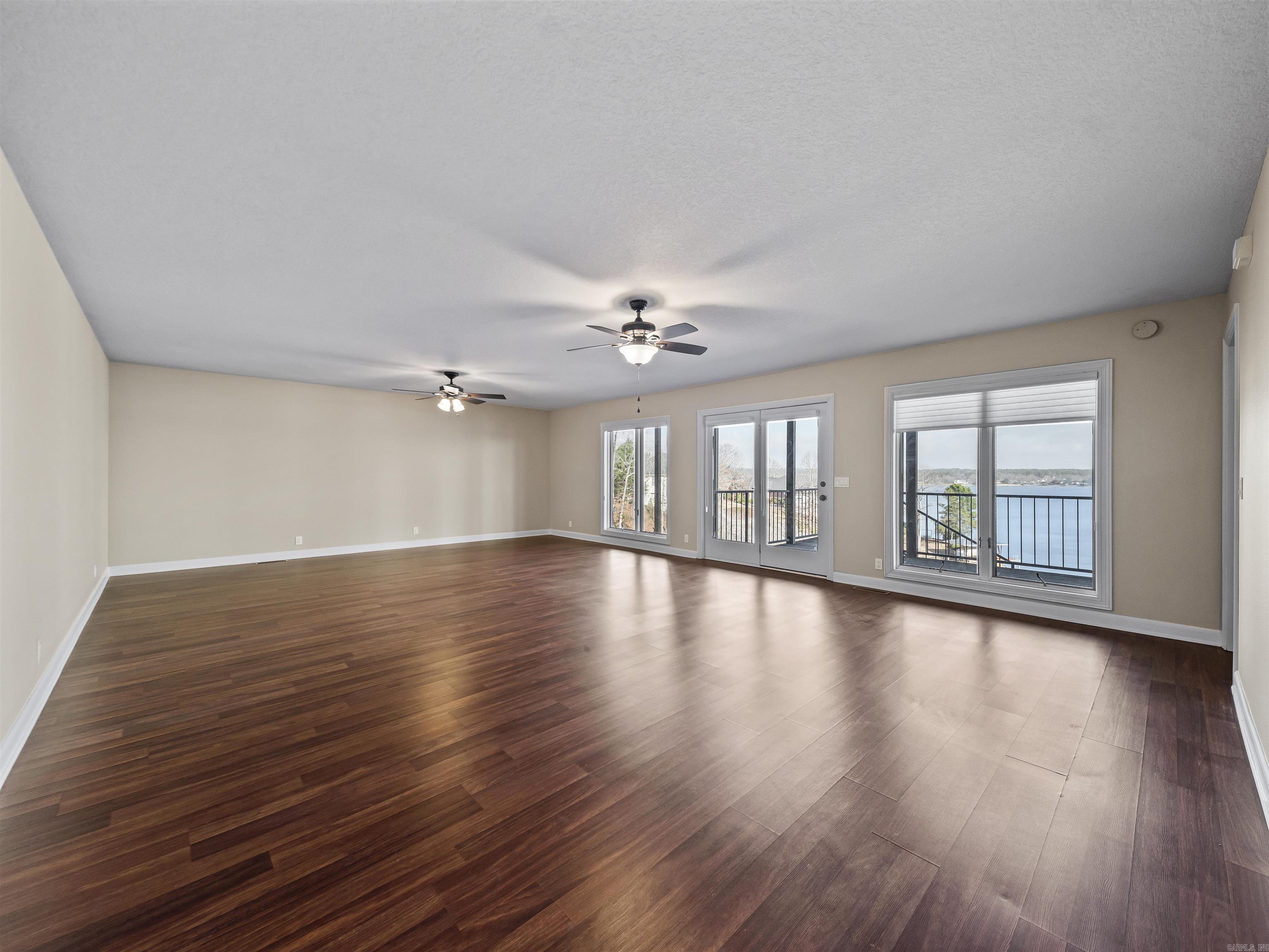 DIVINO COURTS - Residential