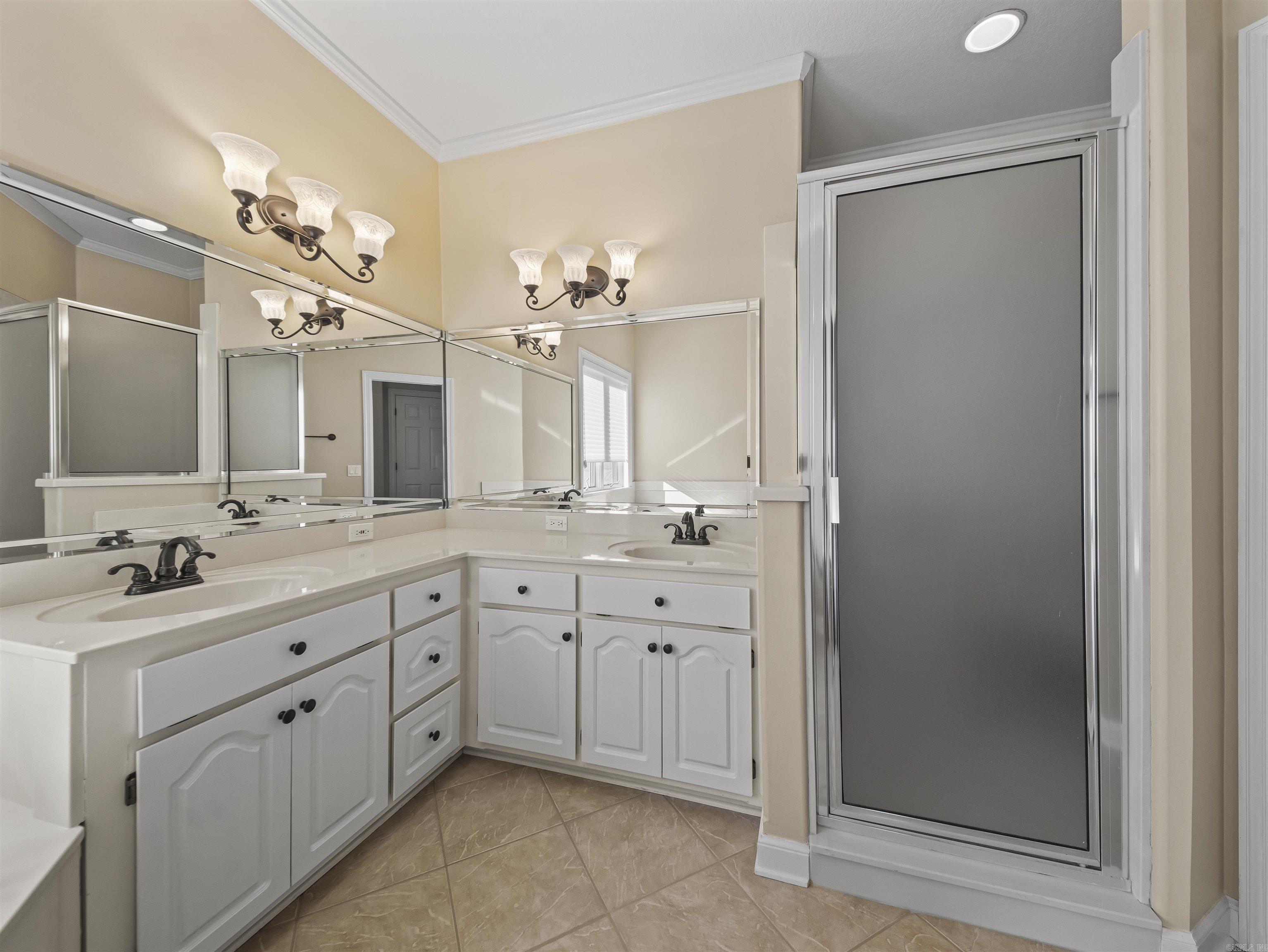 DIVINO COURTS - Residential