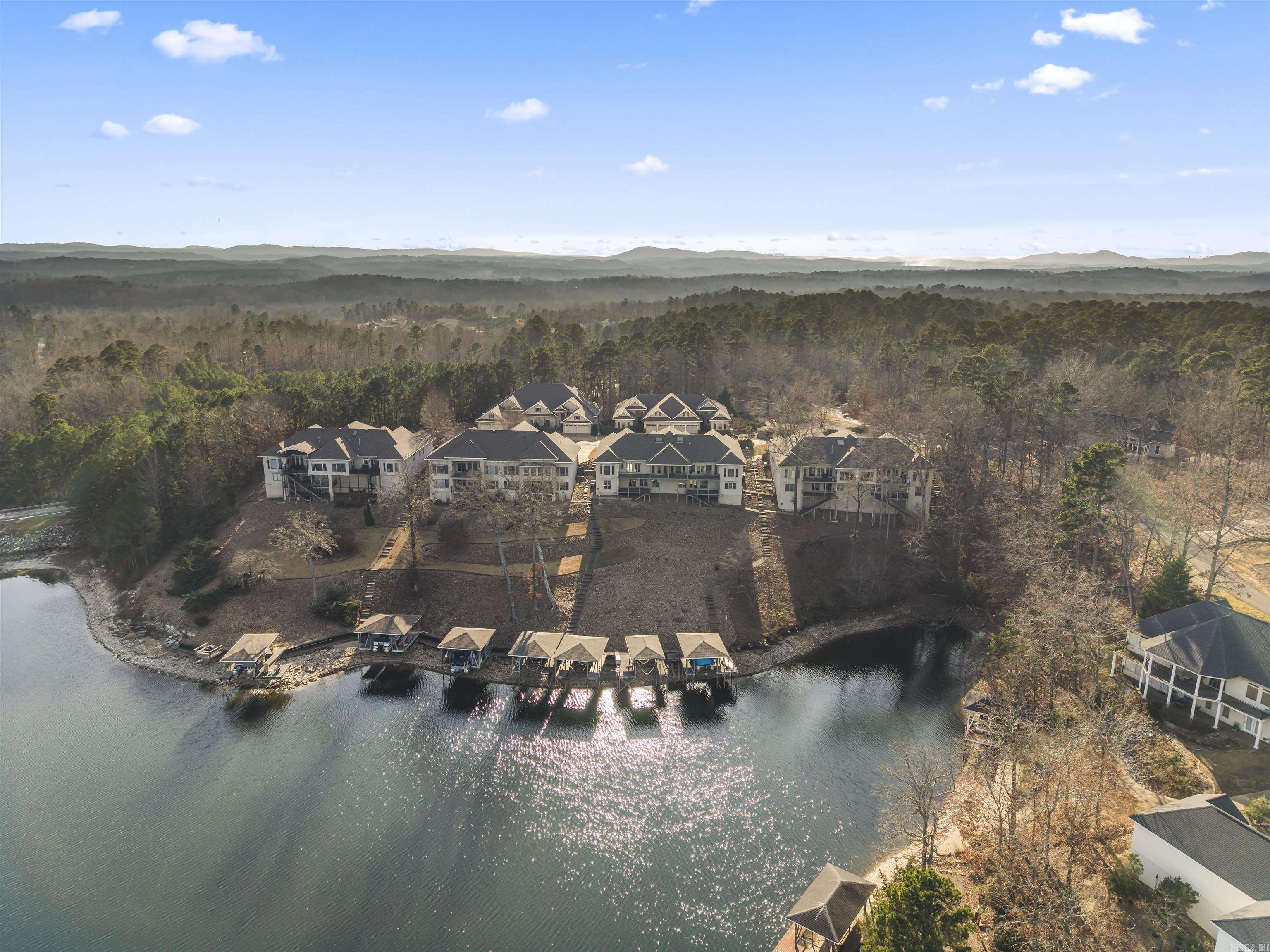 DIVINO COURTS - Residential