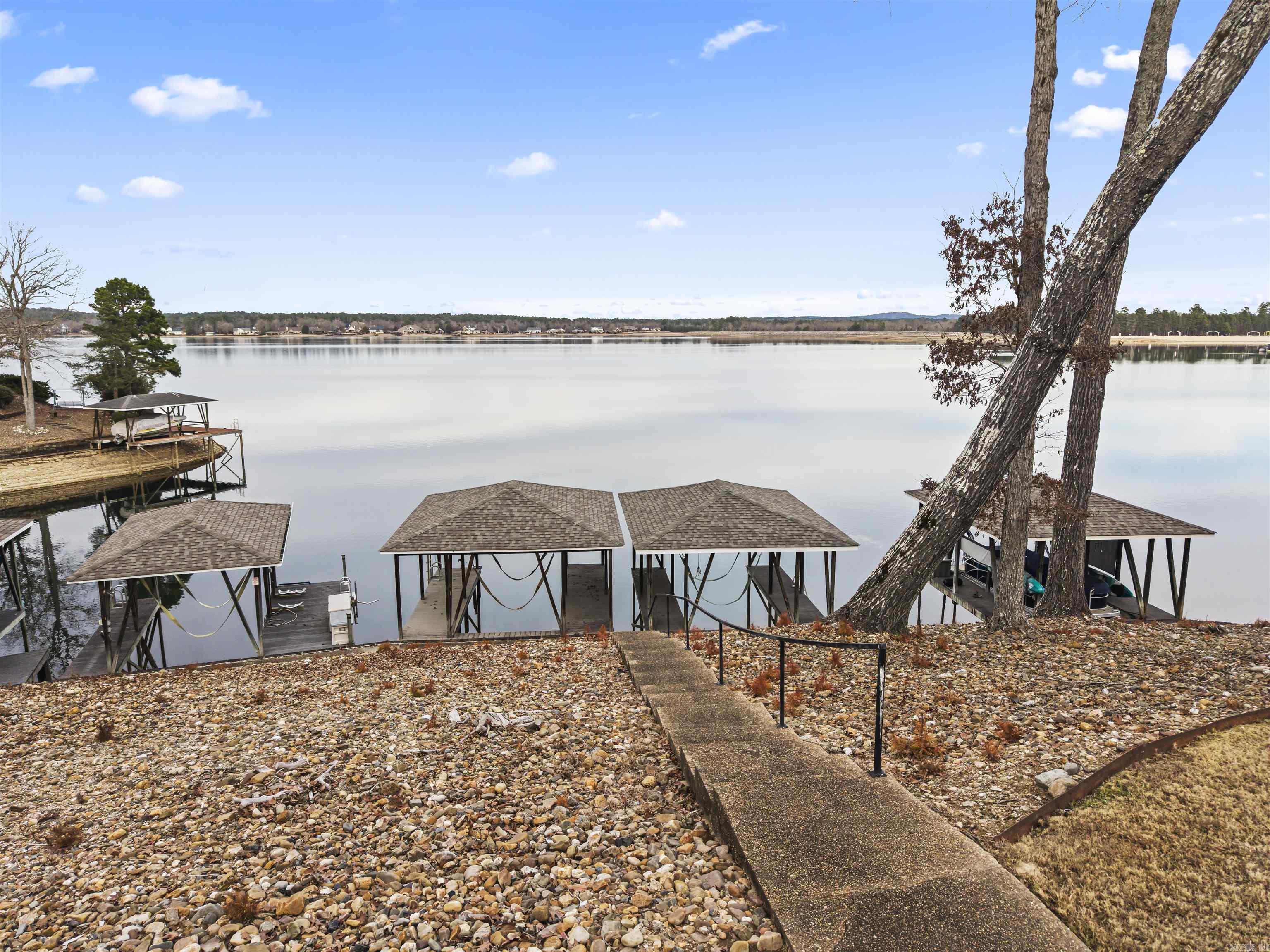 DIVINO COURTS - Residential