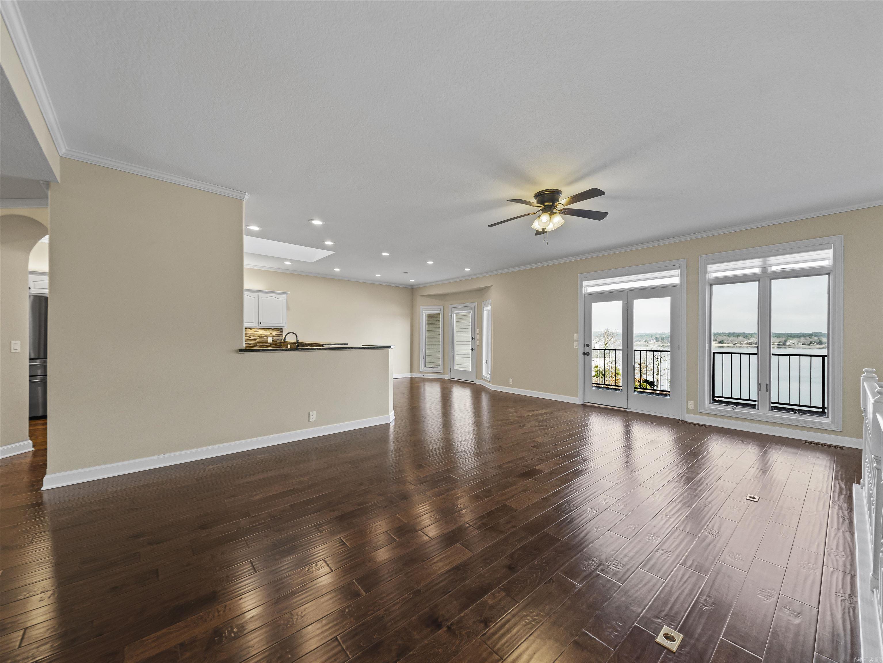 DIVINO COURTS - Residential