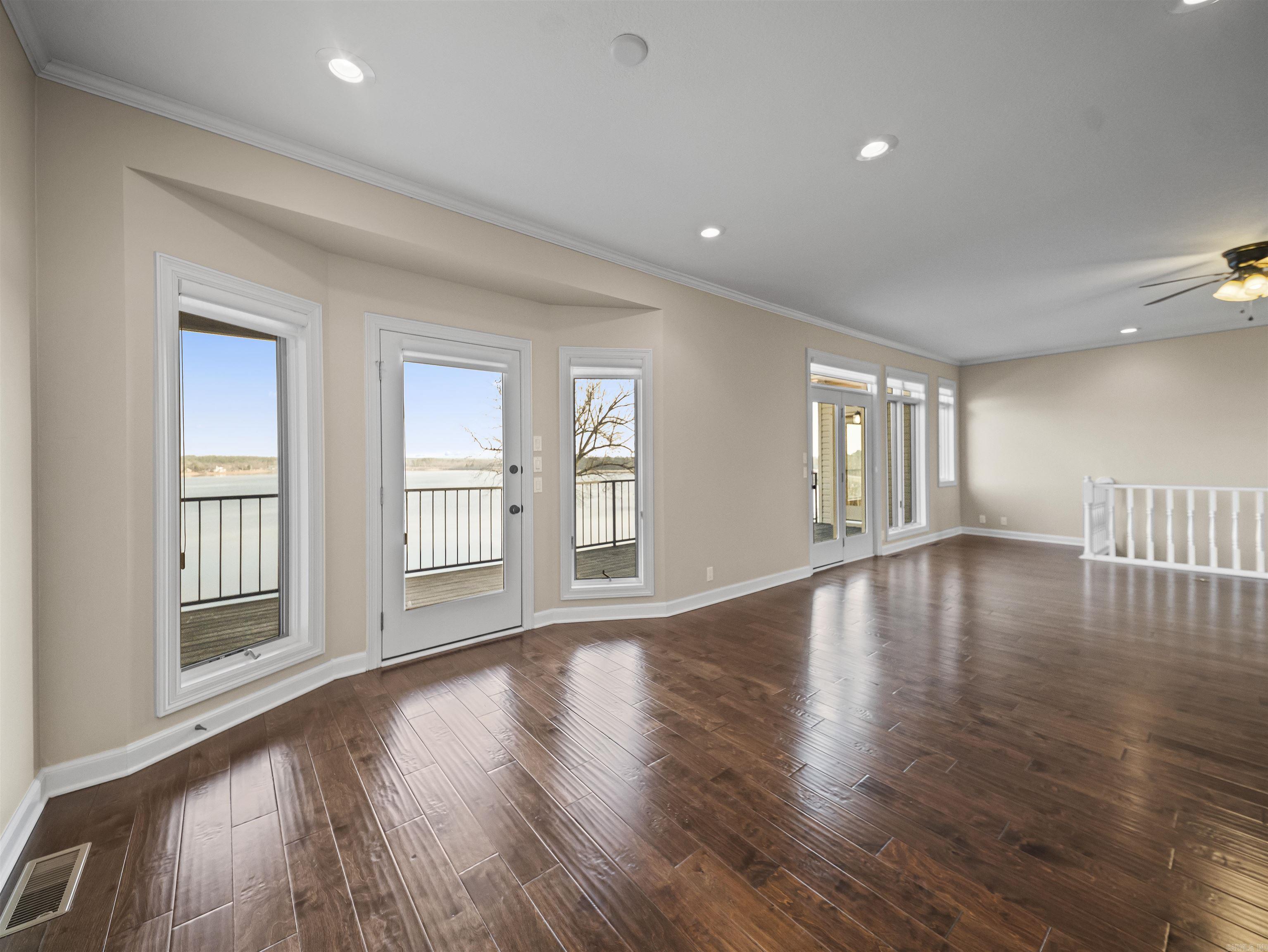 DIVINO COURTS - Residential