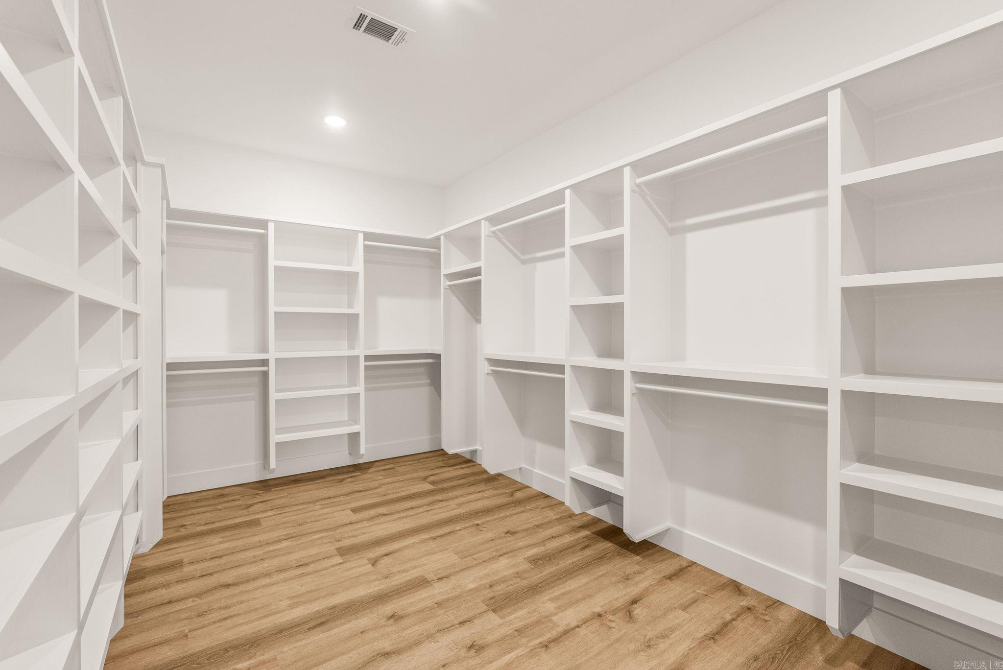 REPUBLICAN VALLEY ESTATES - Residential