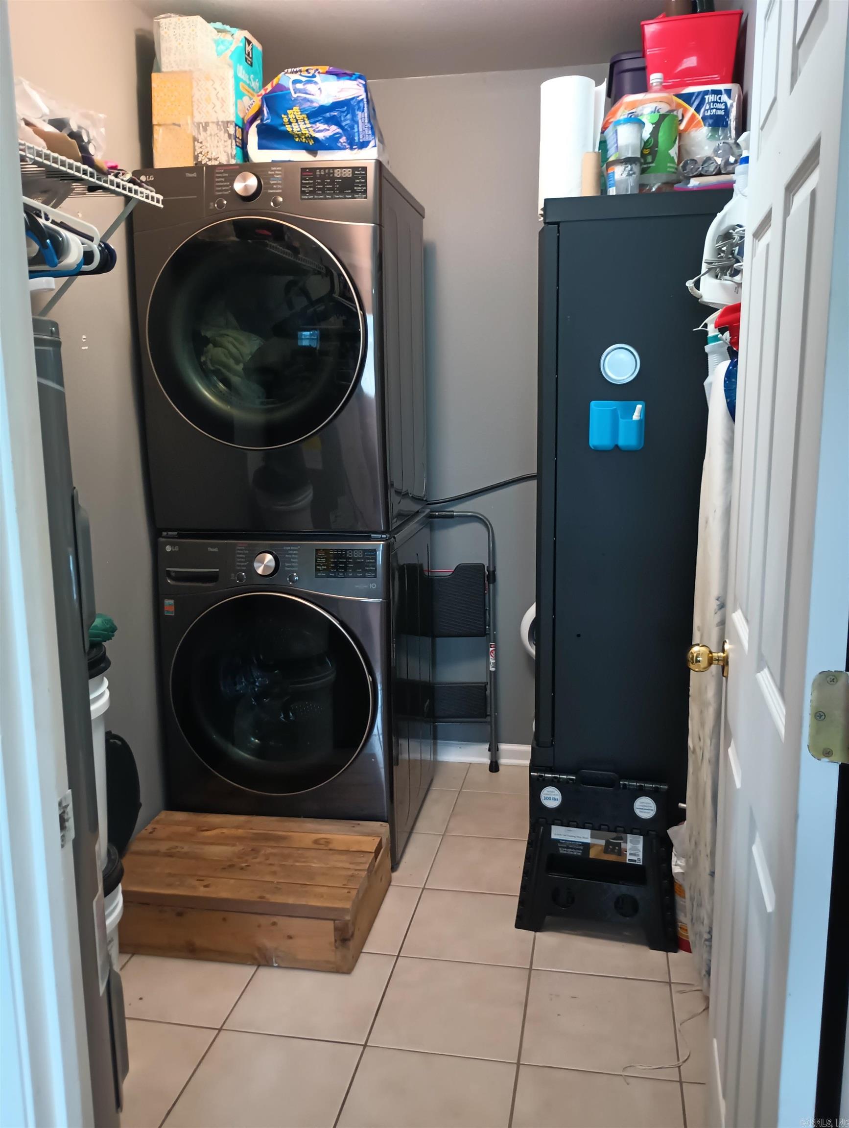 CARRIAGE HILL - Residential