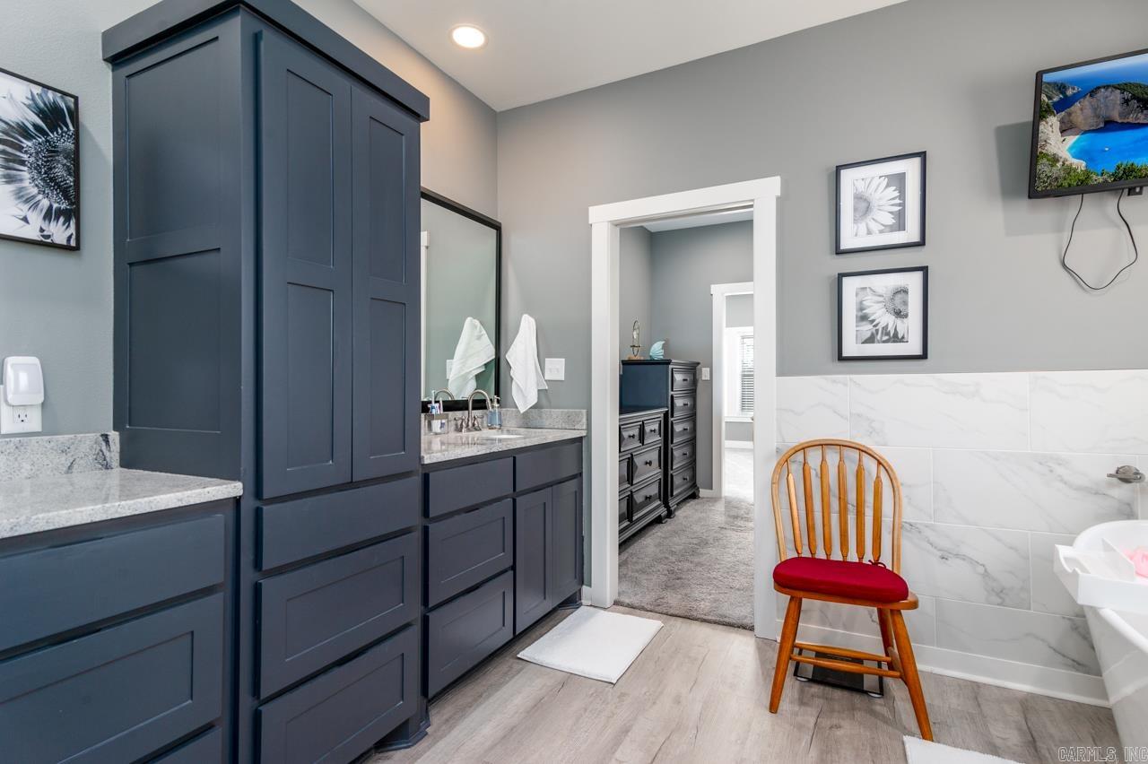 LAKEVIEW ACRES - Residential