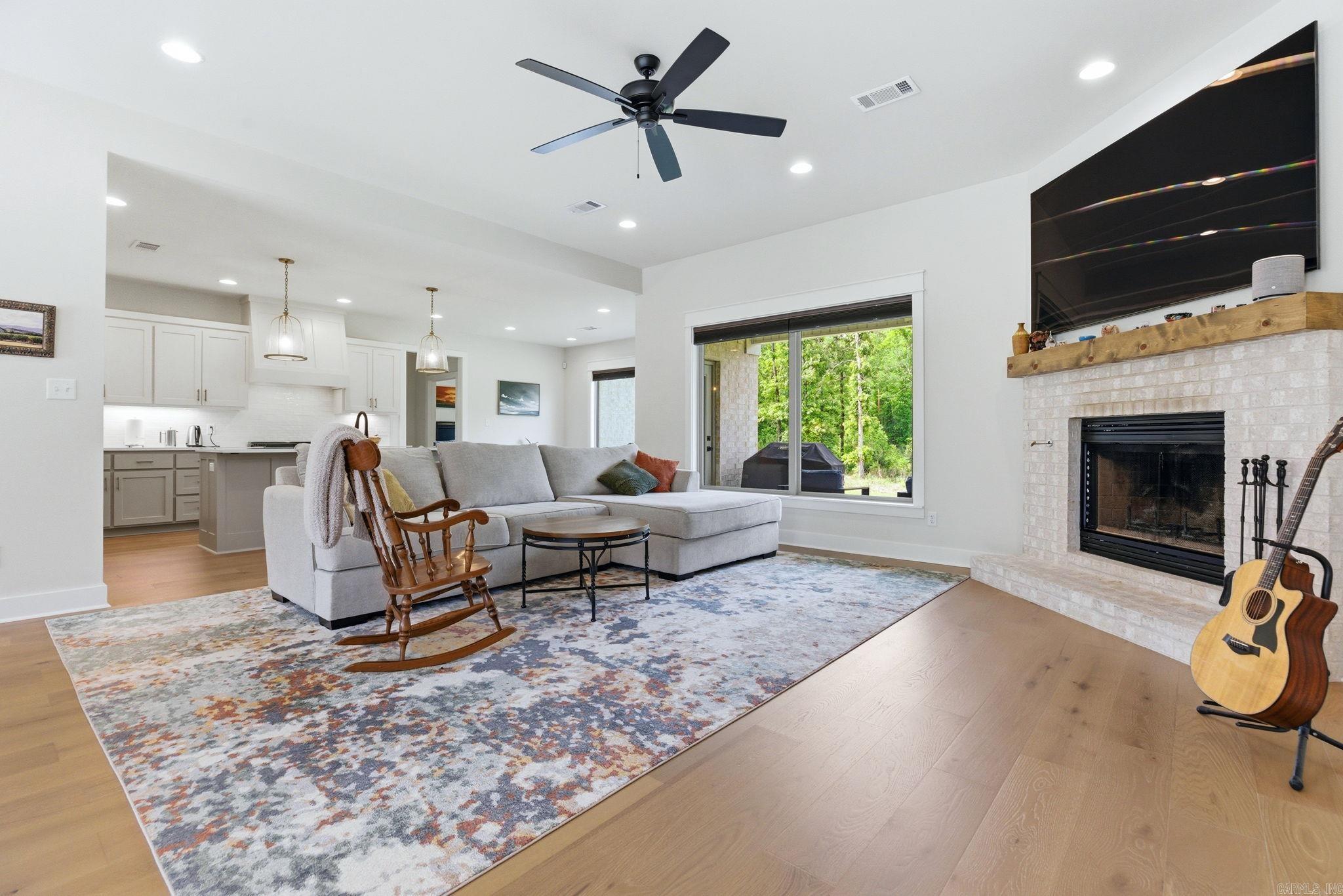 CHARLESTON PLACE - Residential