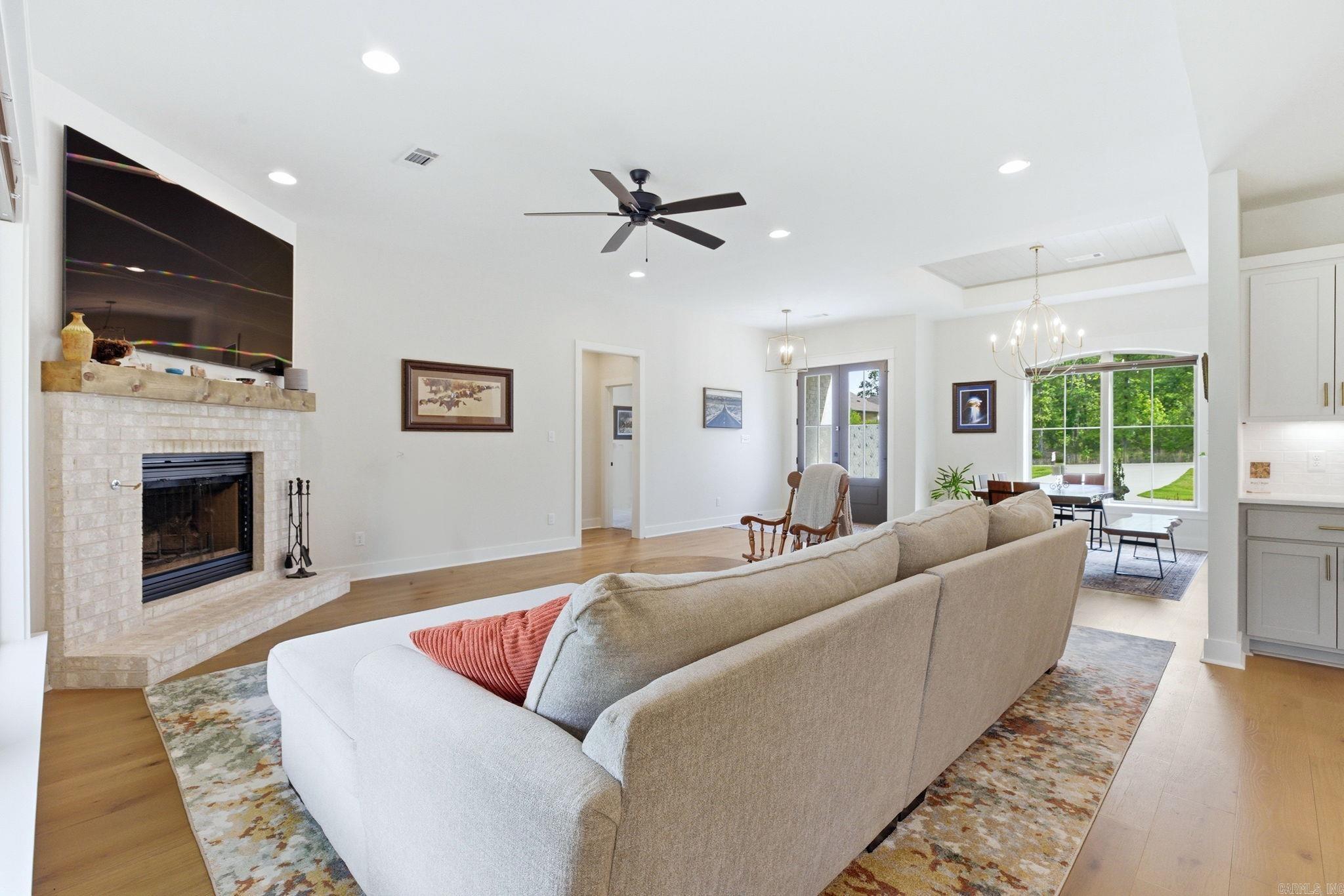 CHARLESTON PLACE - Residential