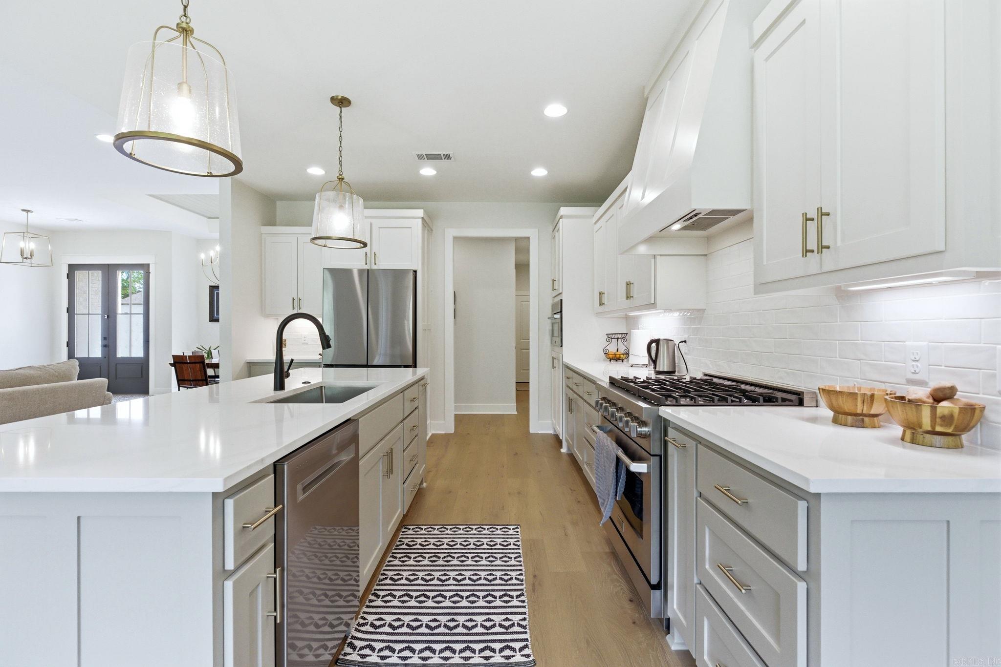 CHARLESTON PLACE - Residential