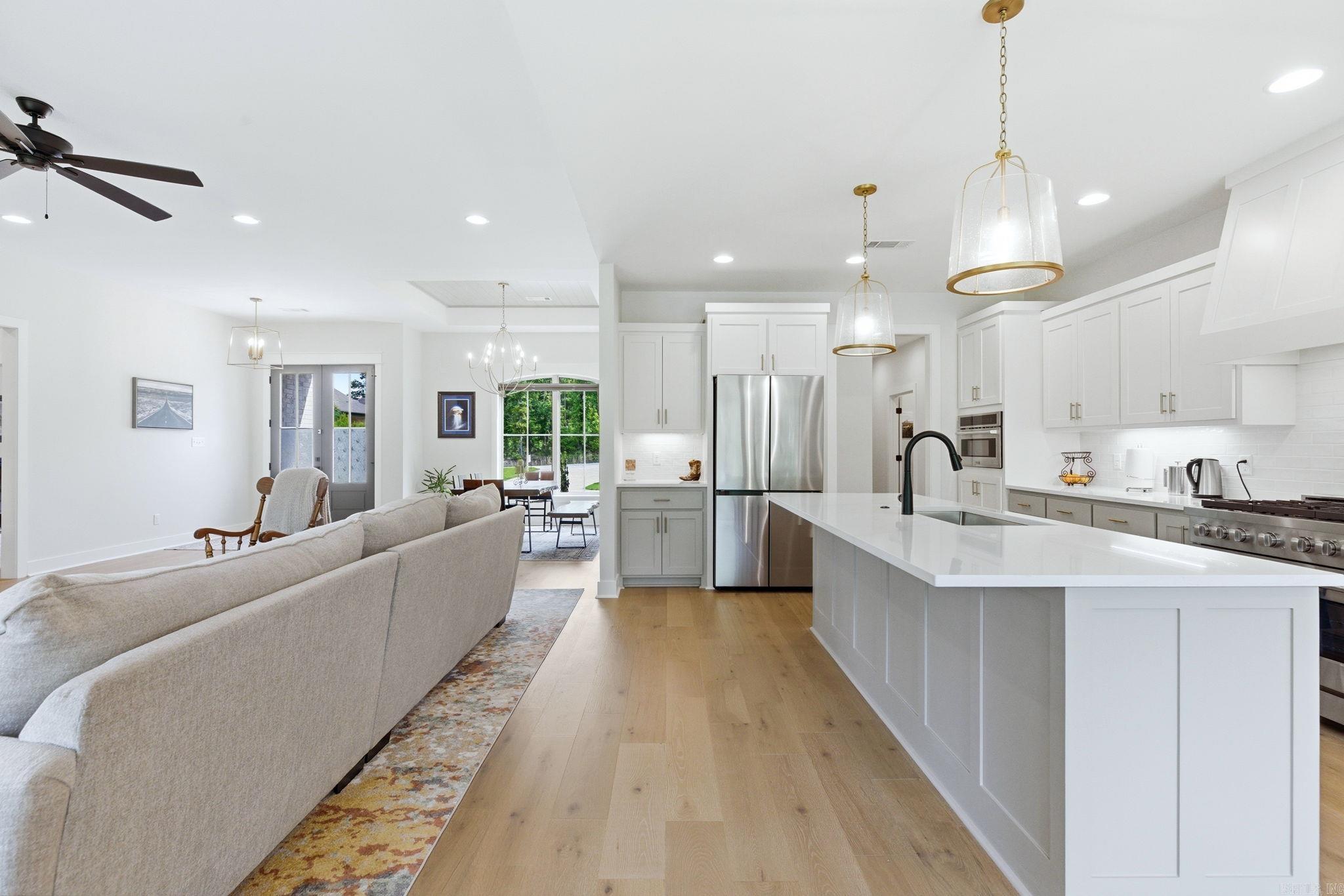 CHARLESTON PLACE - Residential