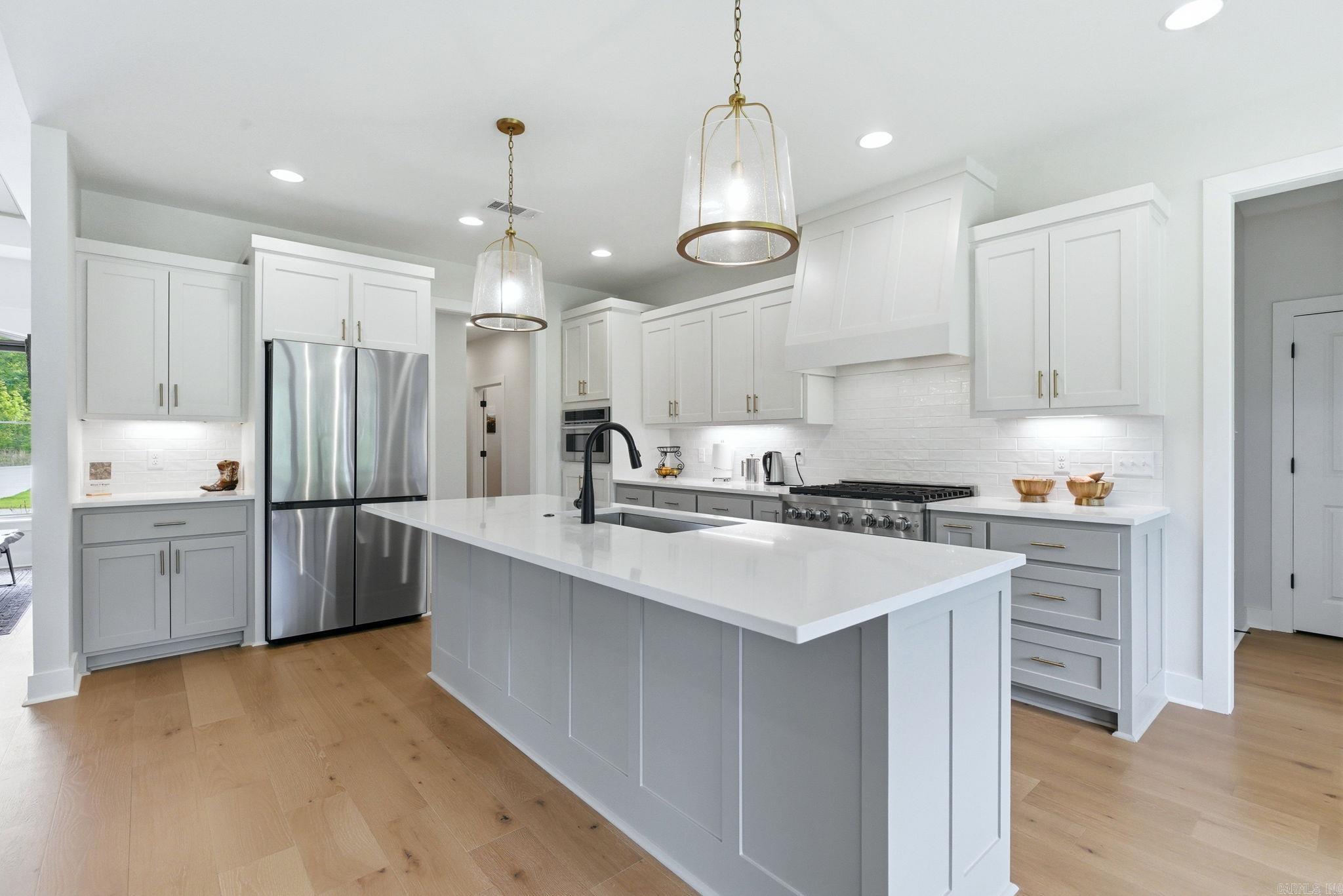 CHARLESTON PLACE - Residential