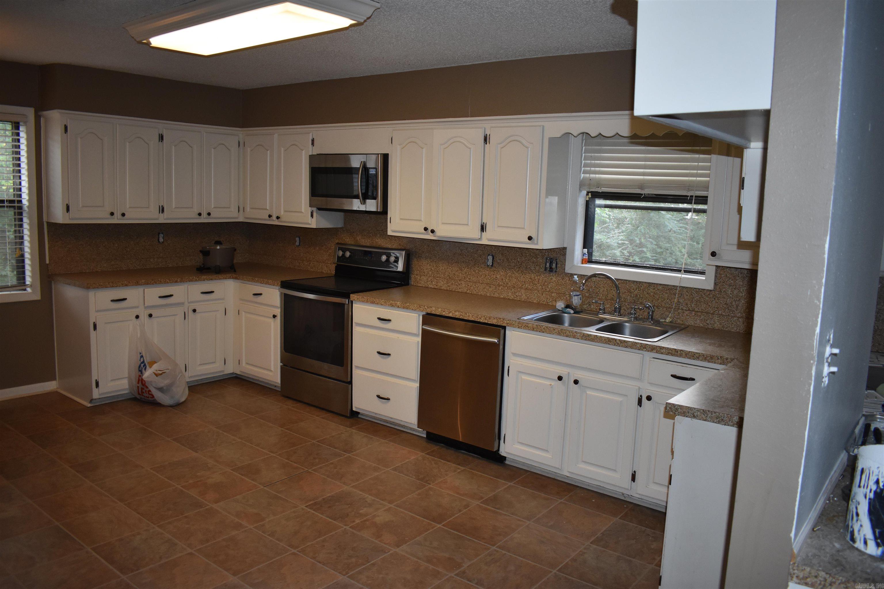 COLONIAL PARK - Residential