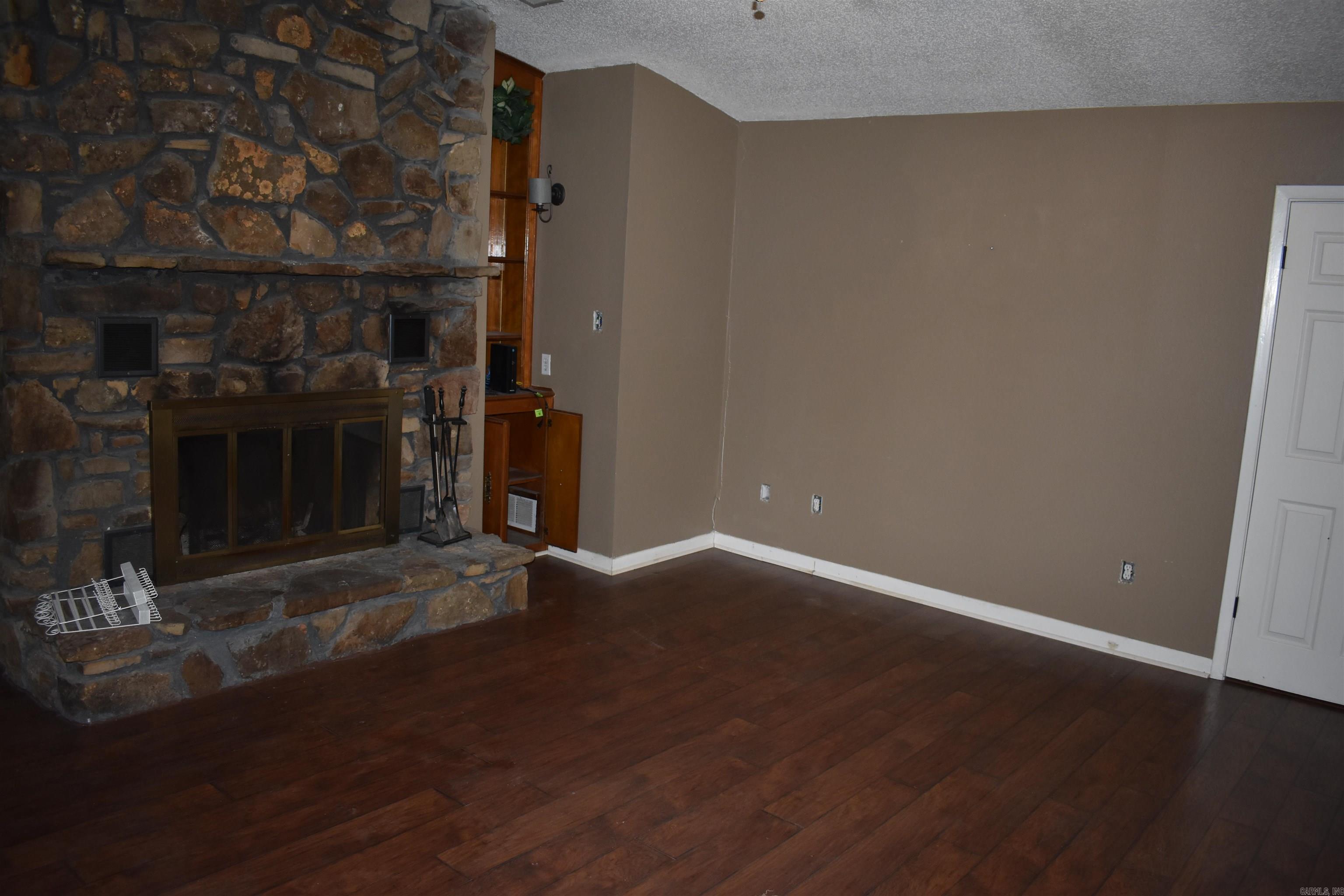 COLONIAL PARK - Residential