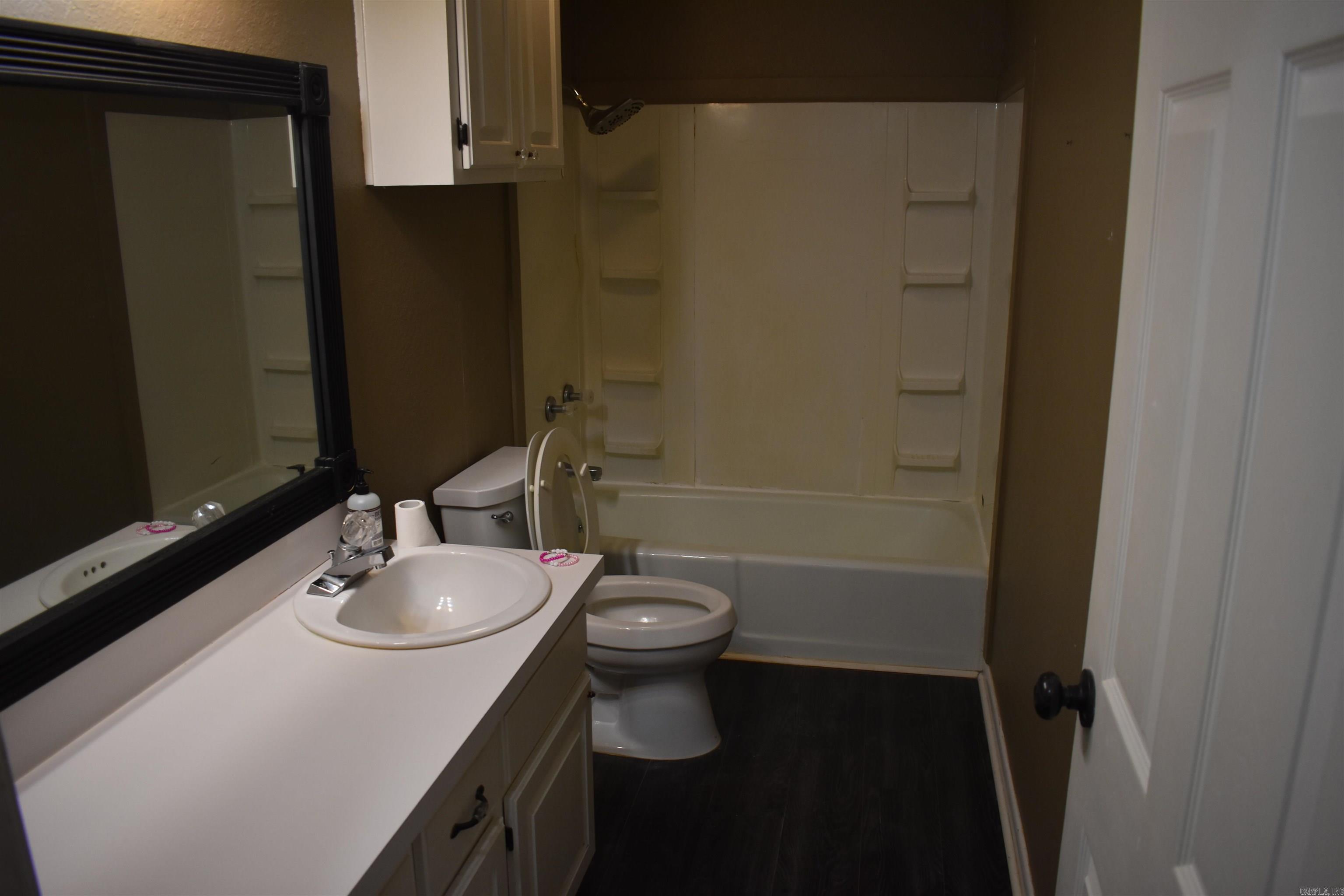 COLONIAL PARK - Residential