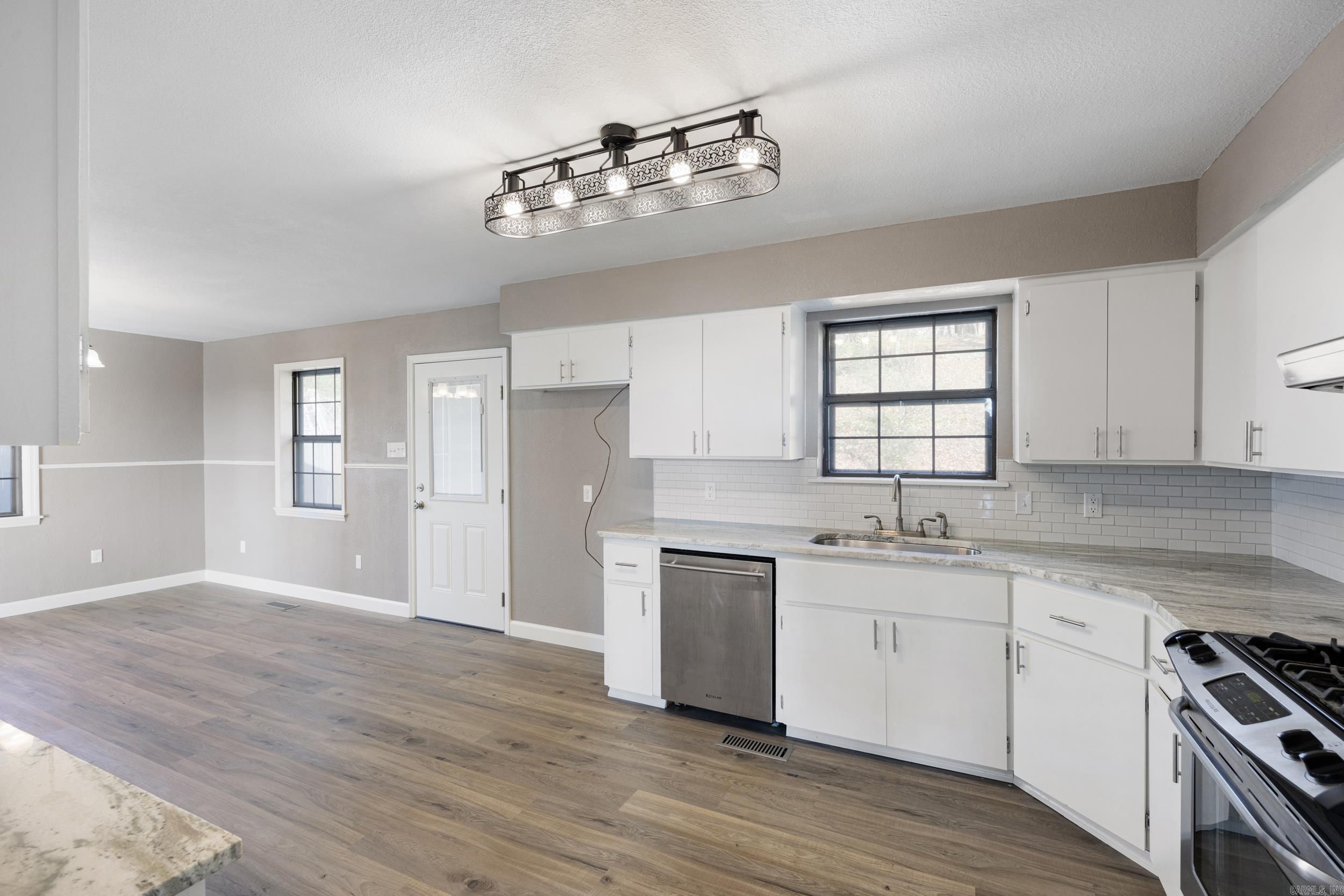 HAMILTON-WILSON ADDN TO LEW - Residential