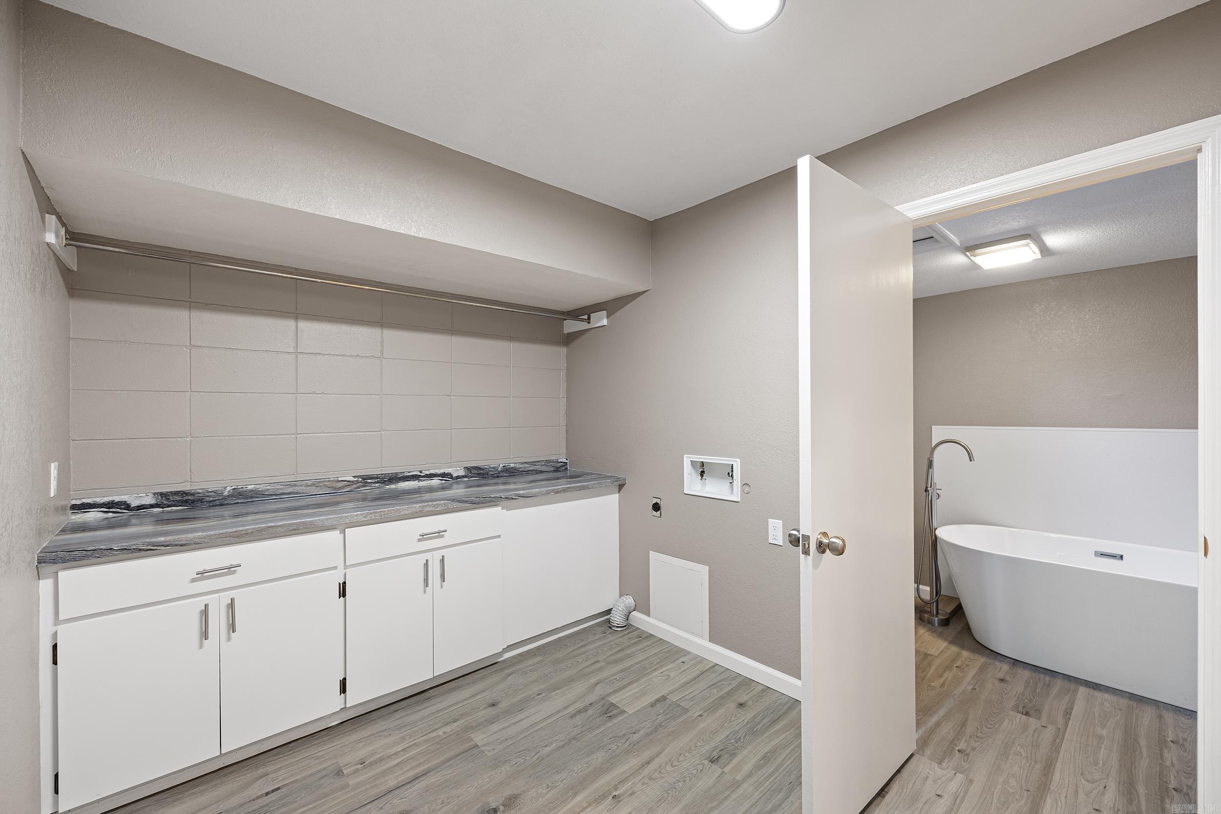 HAMILTON-WILSON ADDN TO LEW - Residential