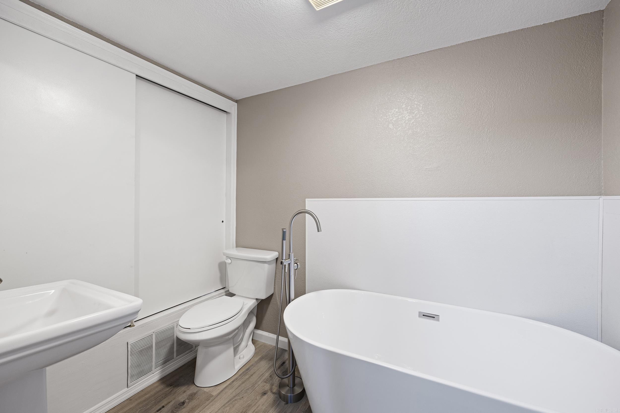 HAMILTON-WILSON ADDN TO LEW - Residential