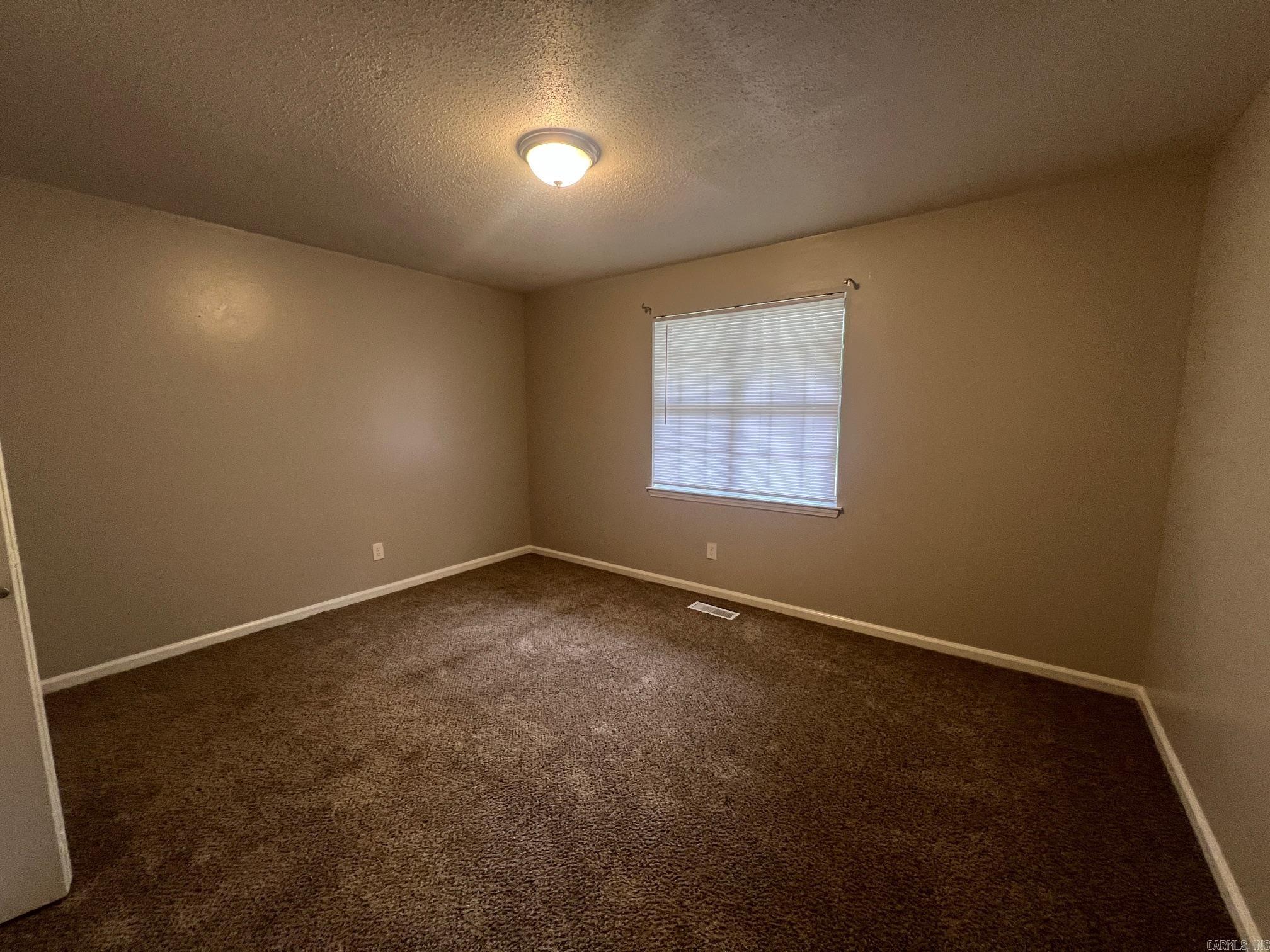 TWIN LAKES - Residential