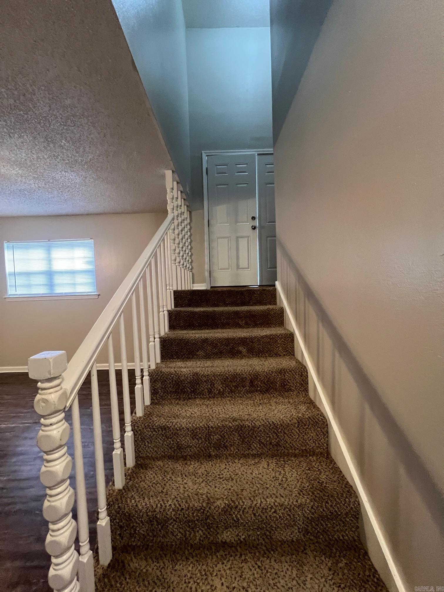 TWIN LAKES - Residential