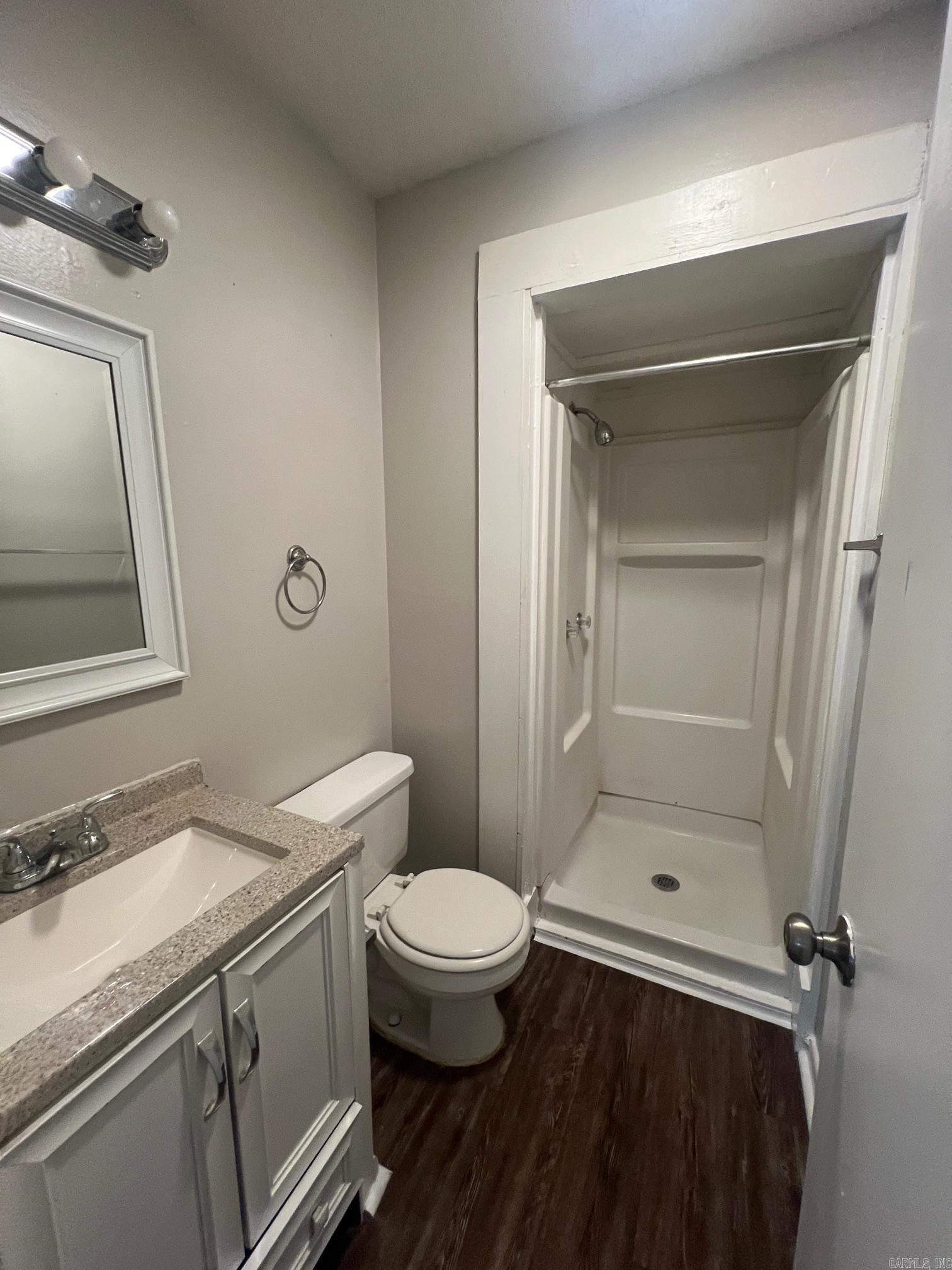 TWIN LAKES - Residential