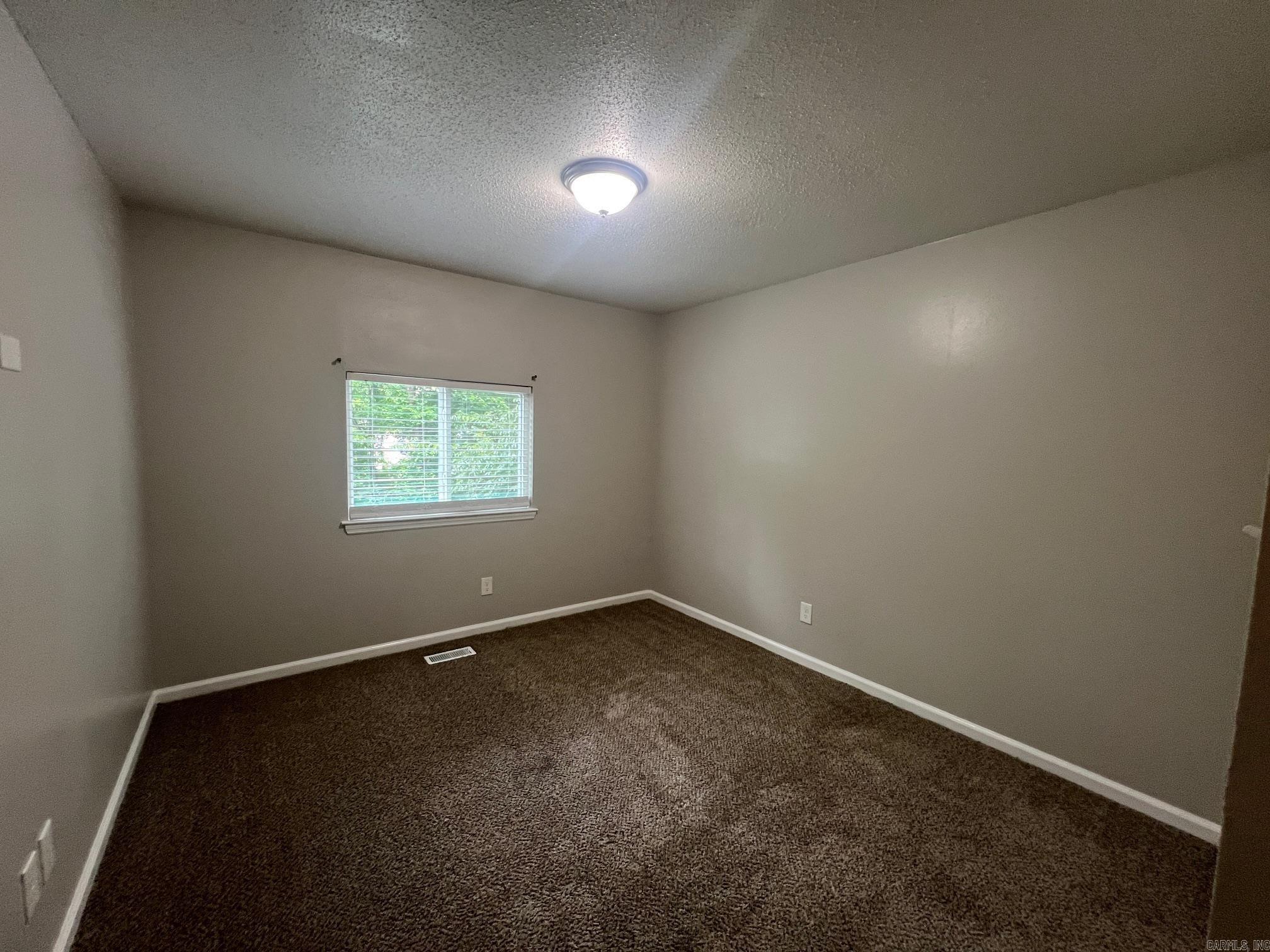 TWIN LAKES - Residential