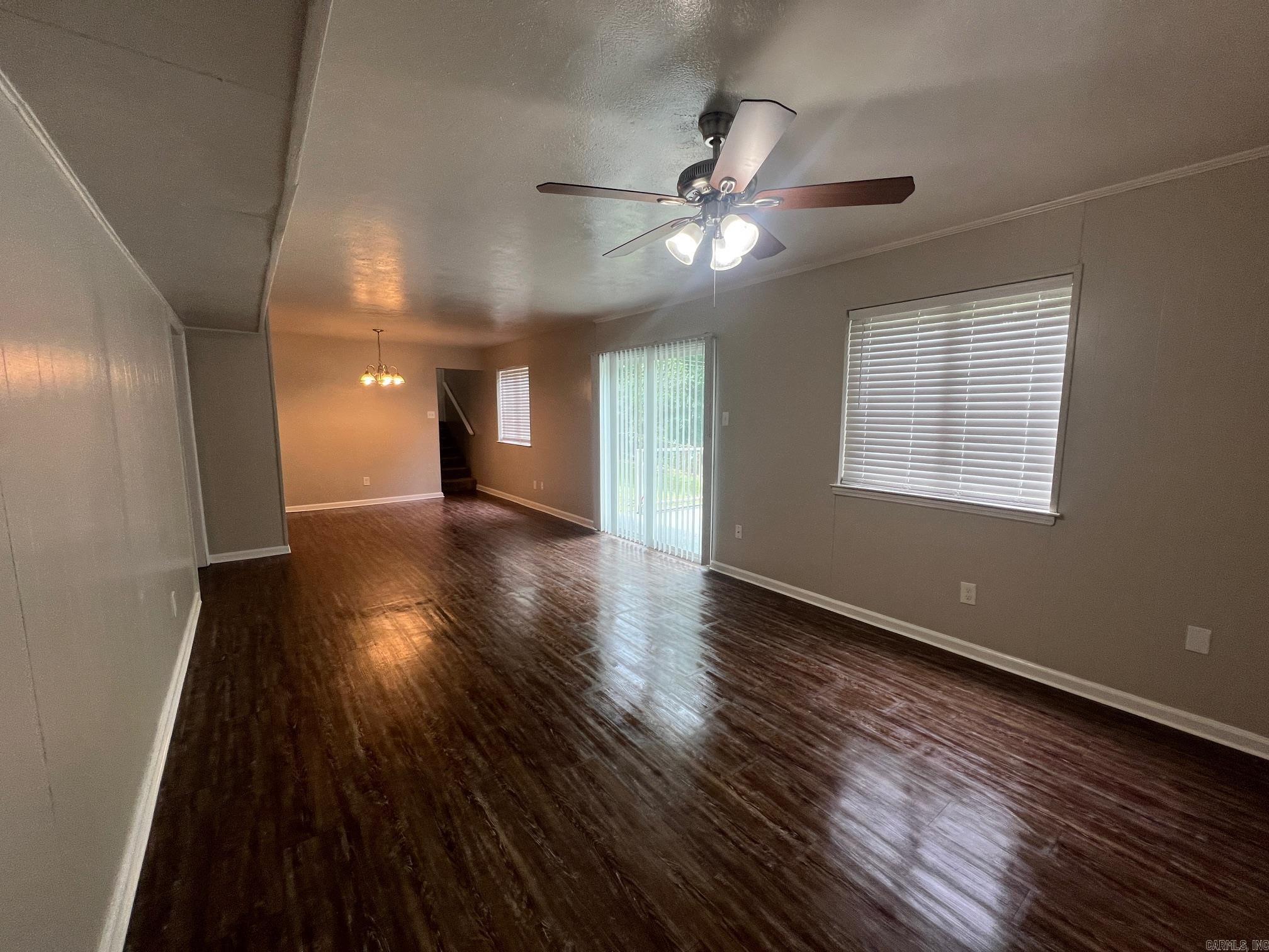 TWIN LAKES - Residential