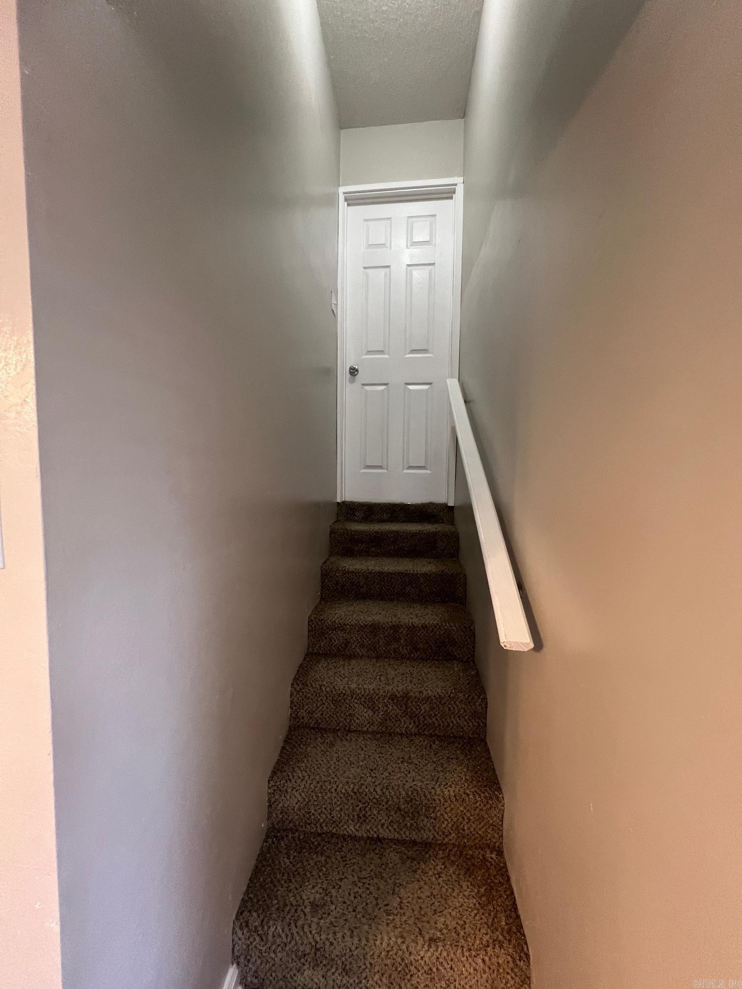 TWIN LAKES - Residential