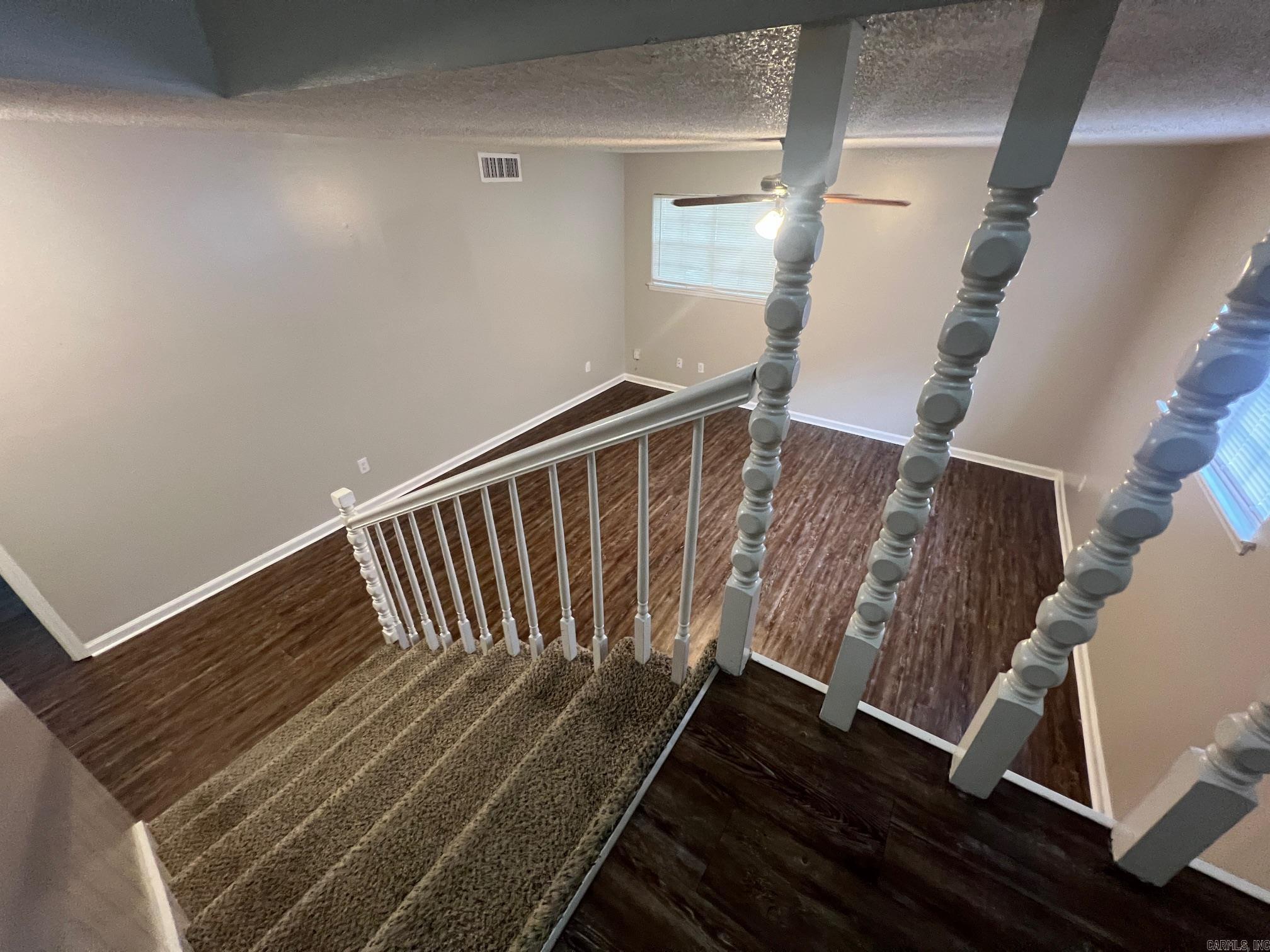 TWIN LAKES - Residential