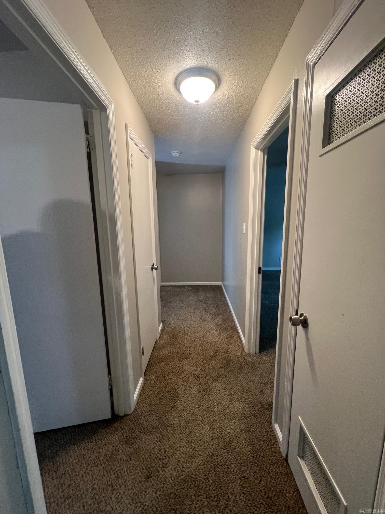 TWIN LAKES - Residential