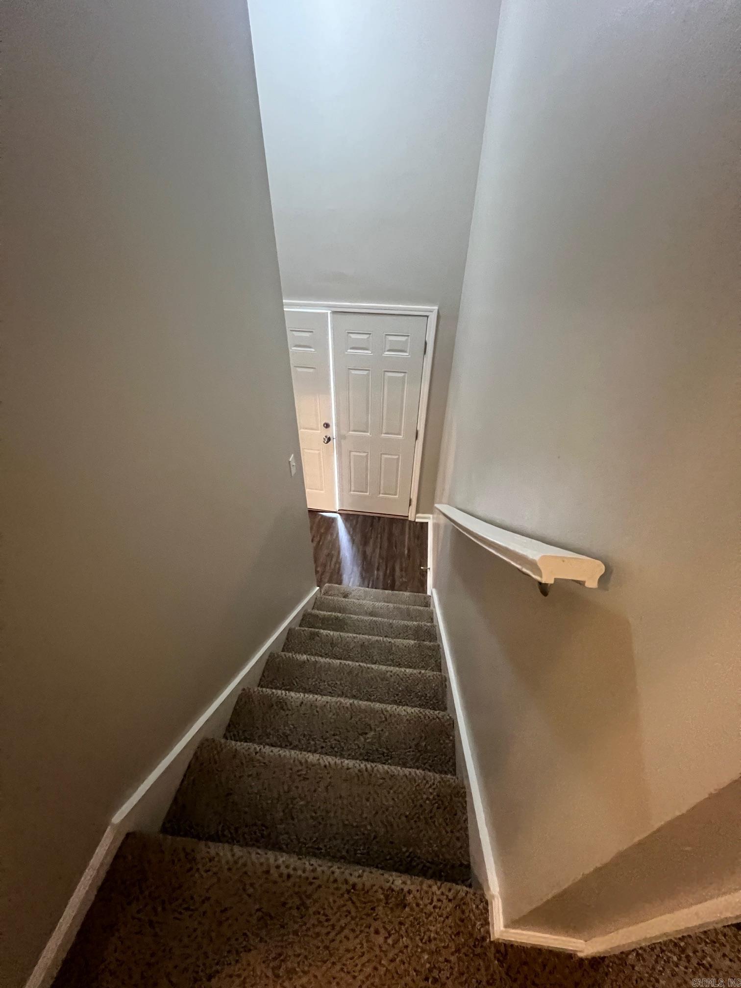 TWIN LAKES - Residential