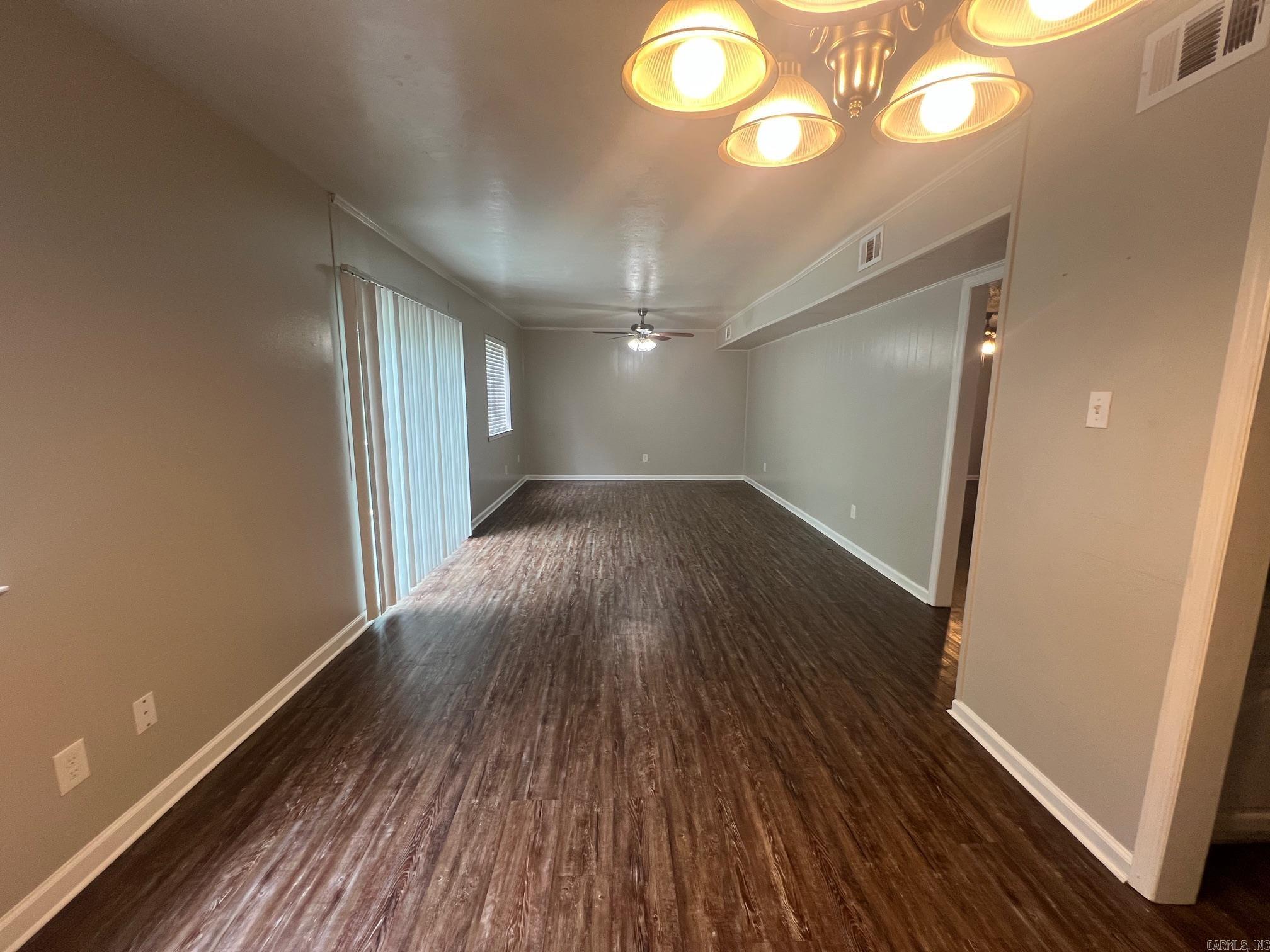 TWIN LAKES - Residential