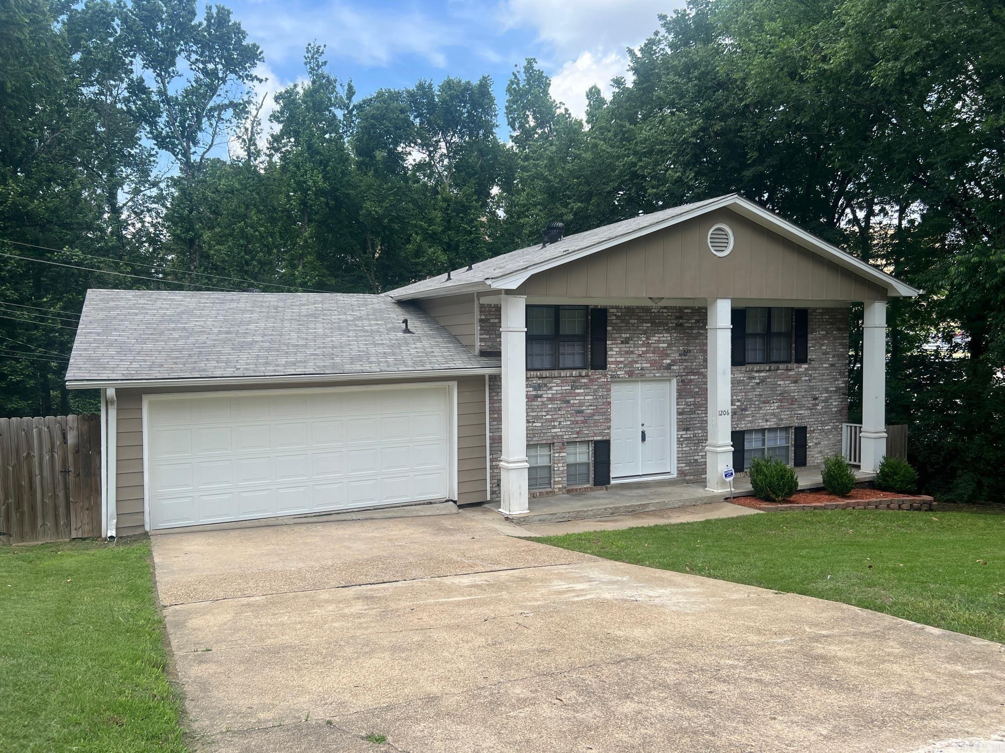 TWIN LAKES - Residential